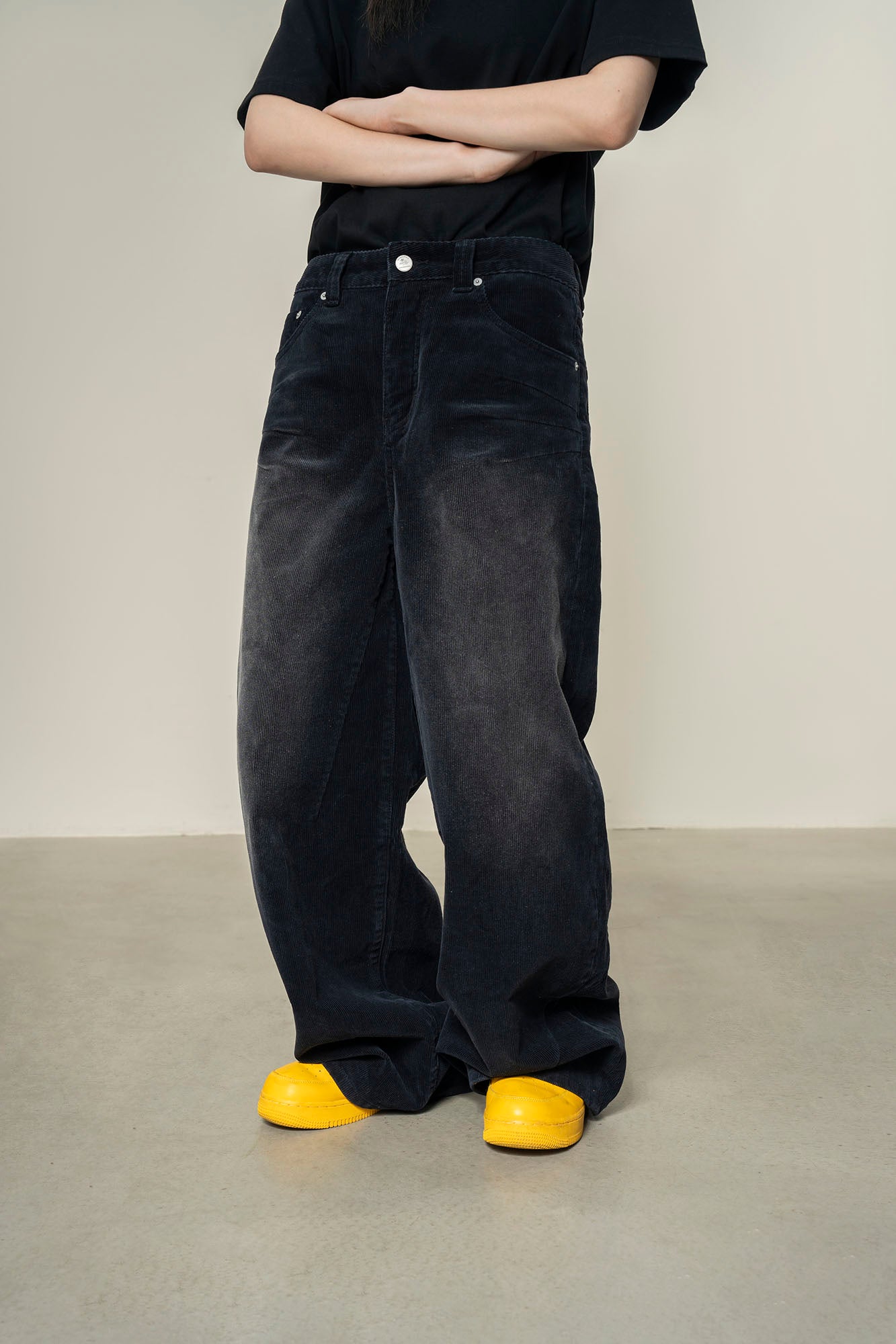 MAKEMORE Washed Oversized Corduroy Pants