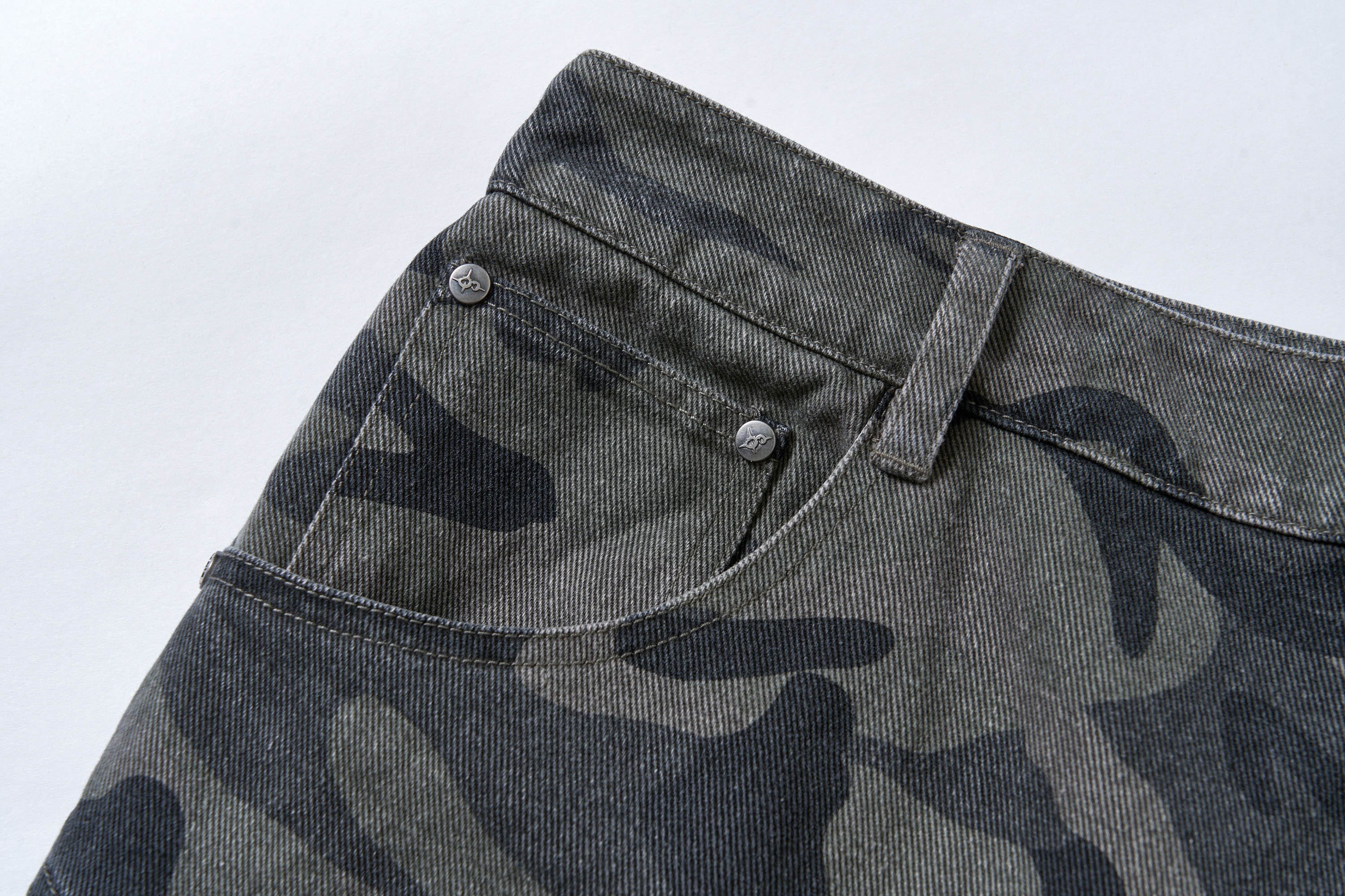 SAVAGEGROWTHWORLD Camo Spliced Multi-Pocket Shorts, premium urban and streetwear designers apparel on PROJECTISR.com, SAVAGEGROWTHWORLD