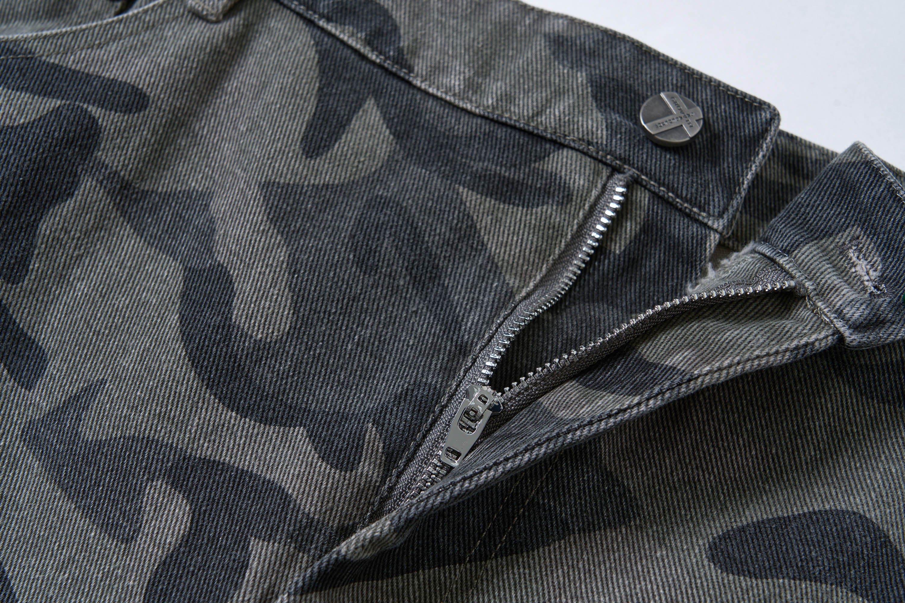 SAVAGEGROWTHWORLD Camo Spliced Multi-Pocket Shorts, premium urban and streetwear designers apparel on PROJECTISR.com, SAVAGEGROWTHWORLD