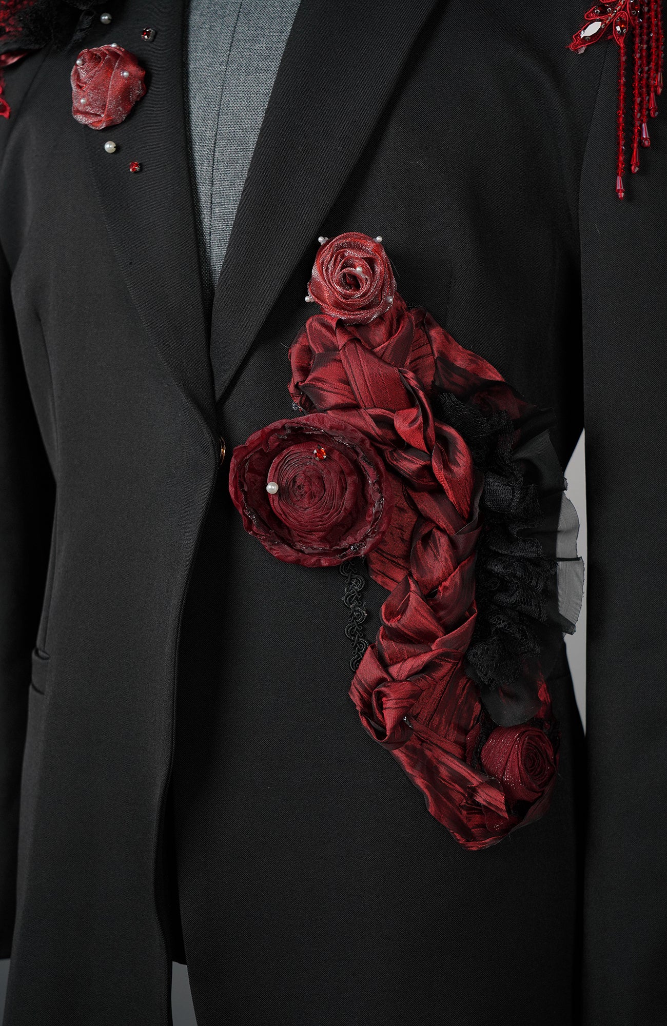 SHANG JIE Rose Embellished Tuxedo Blazer