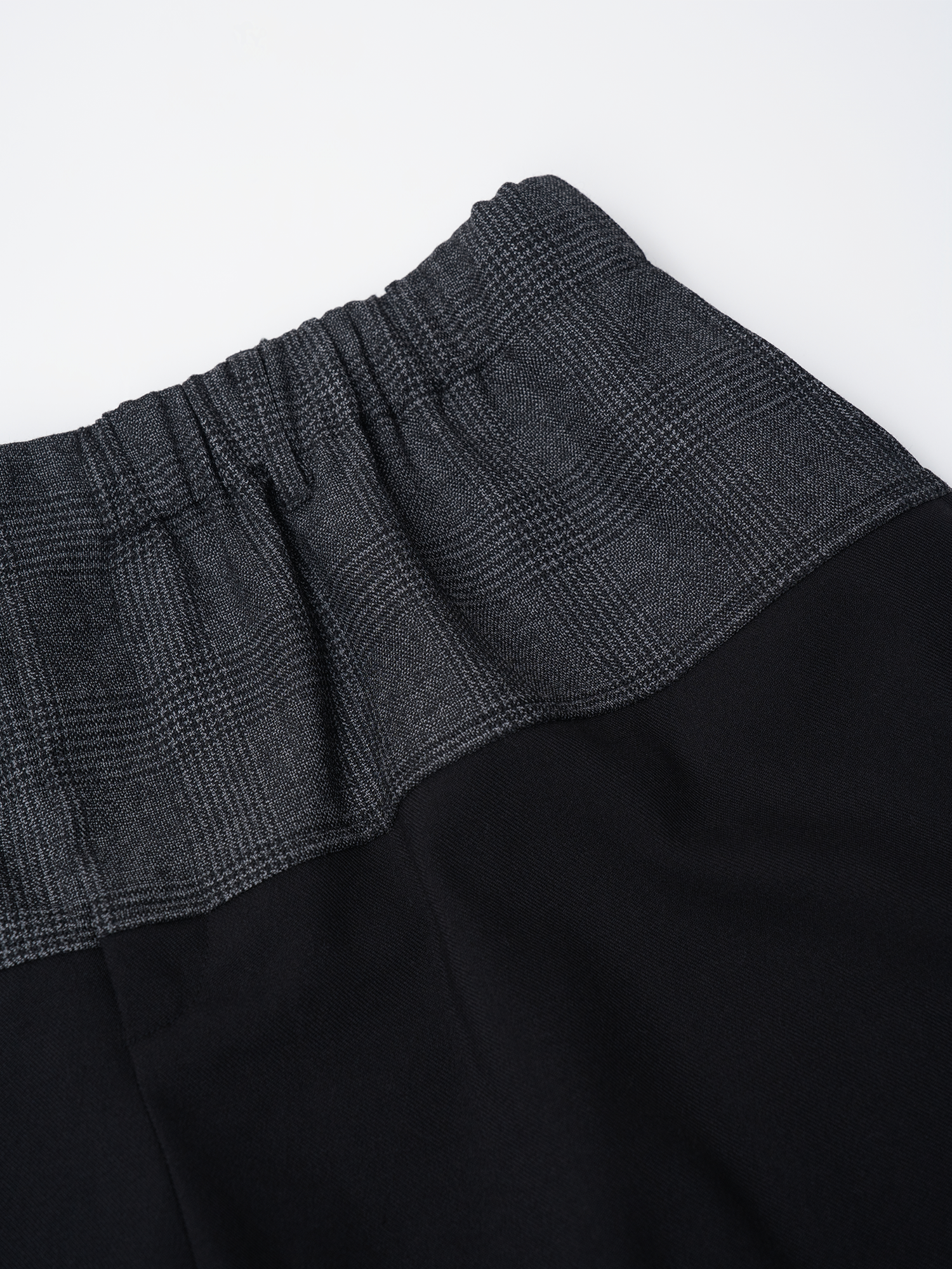 OUYANG WENJUN Contrast Spliced Elastic-Waist Trousers, premium urban and streetwear designers apparel on PROJECTISR.com, OUYANG WENJUN