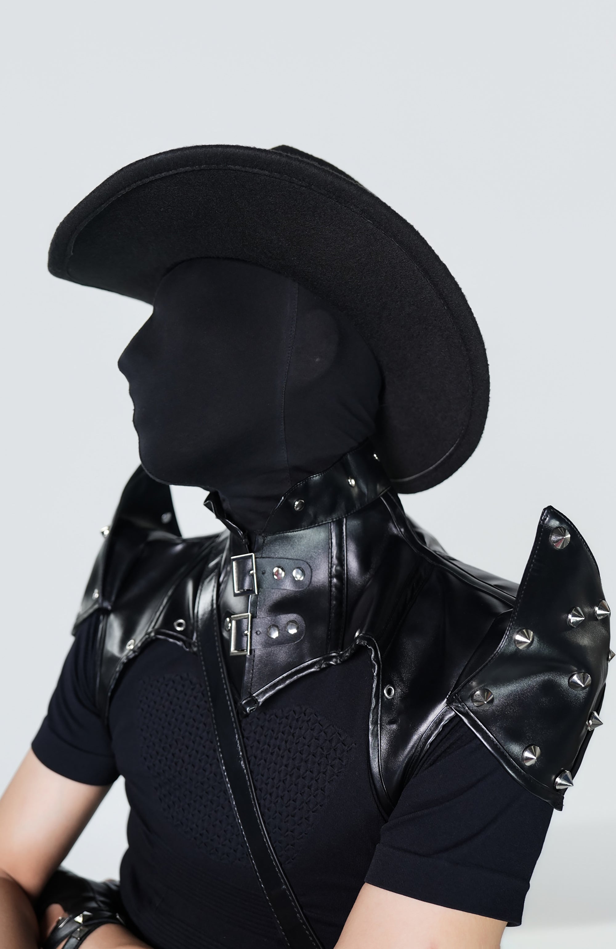 VE2 Studded Shoulder Harness Vest