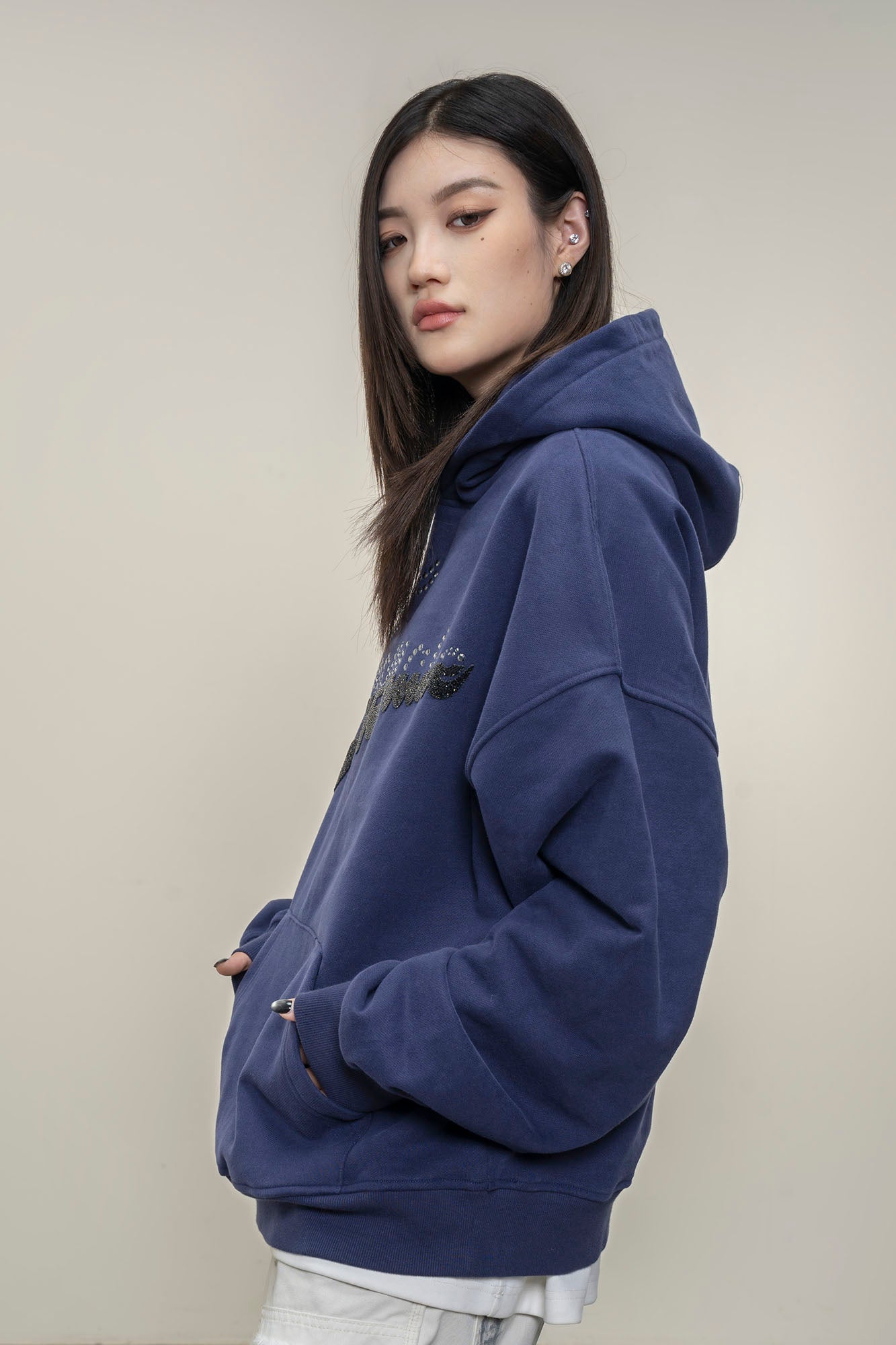 MAKEMORE Rhinestone Contrast LOGO Fleece Hoodie