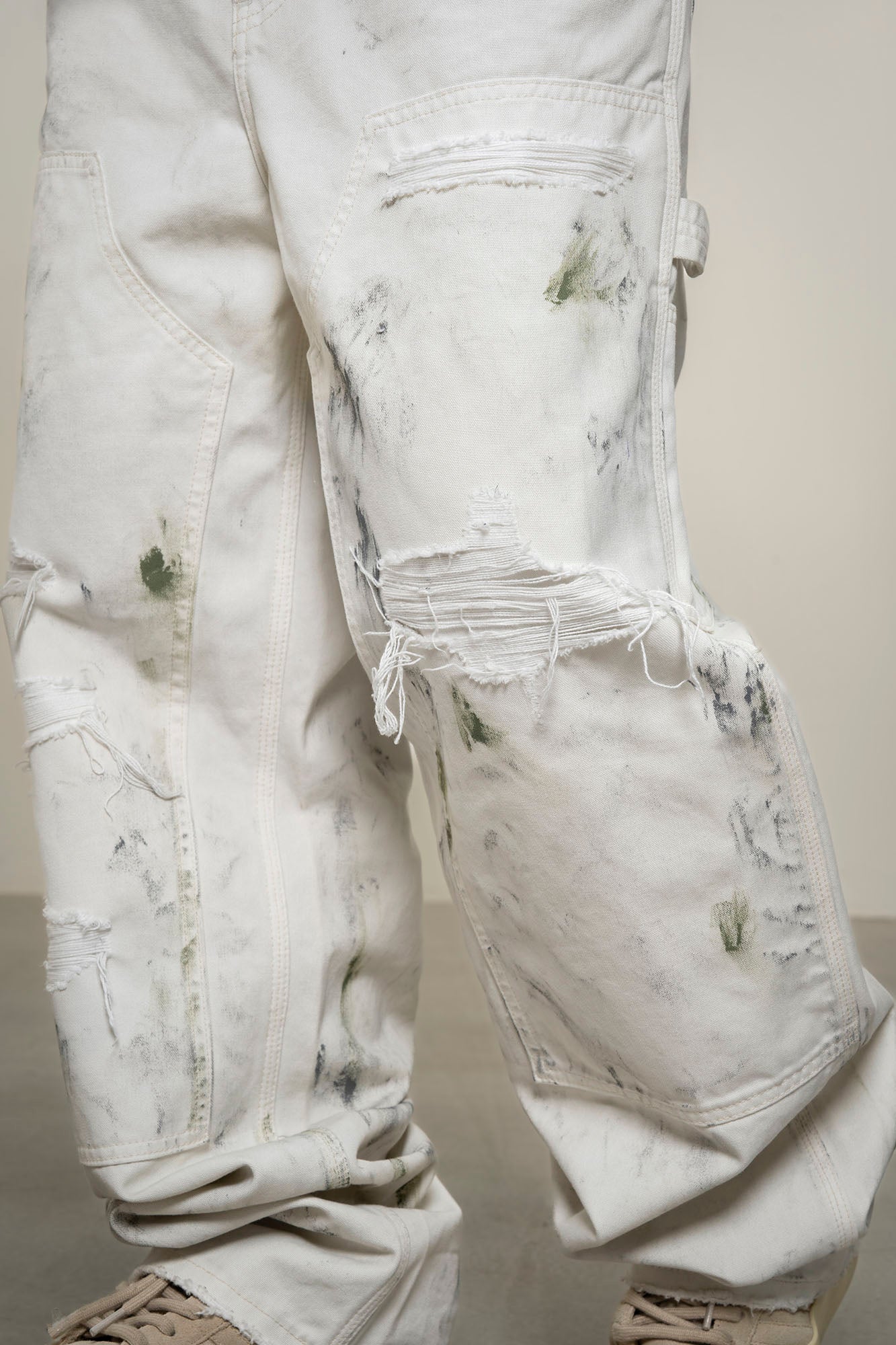 MAKEMORE Distressed Paint-Splattered Double-Knee Jeans White