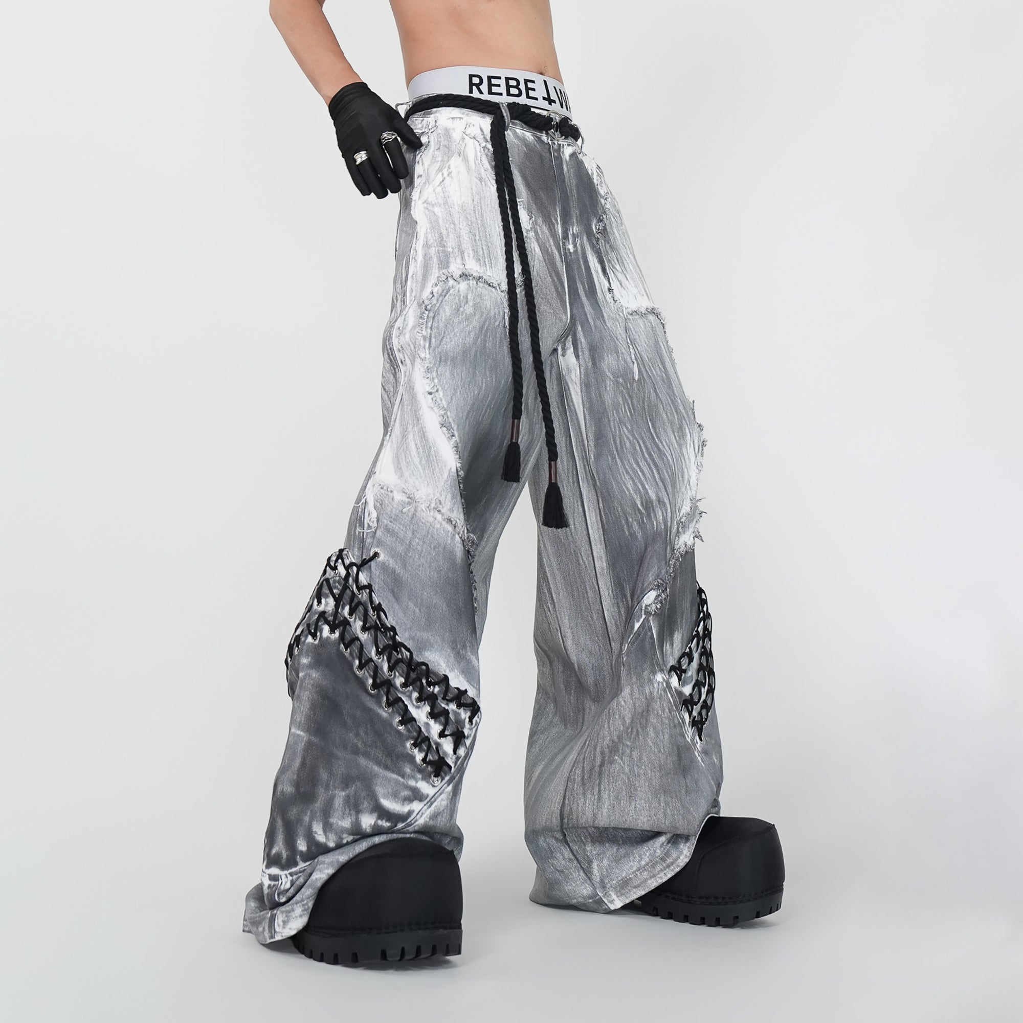 VE2 Lace-Up Panel Flared Jeans