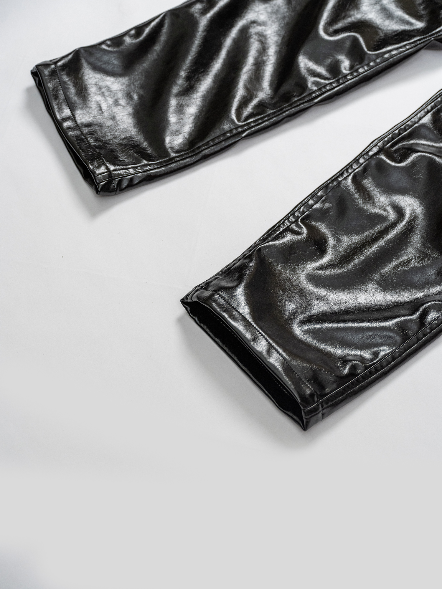 KADAKADA Glossy PU Straight-Leg Pants