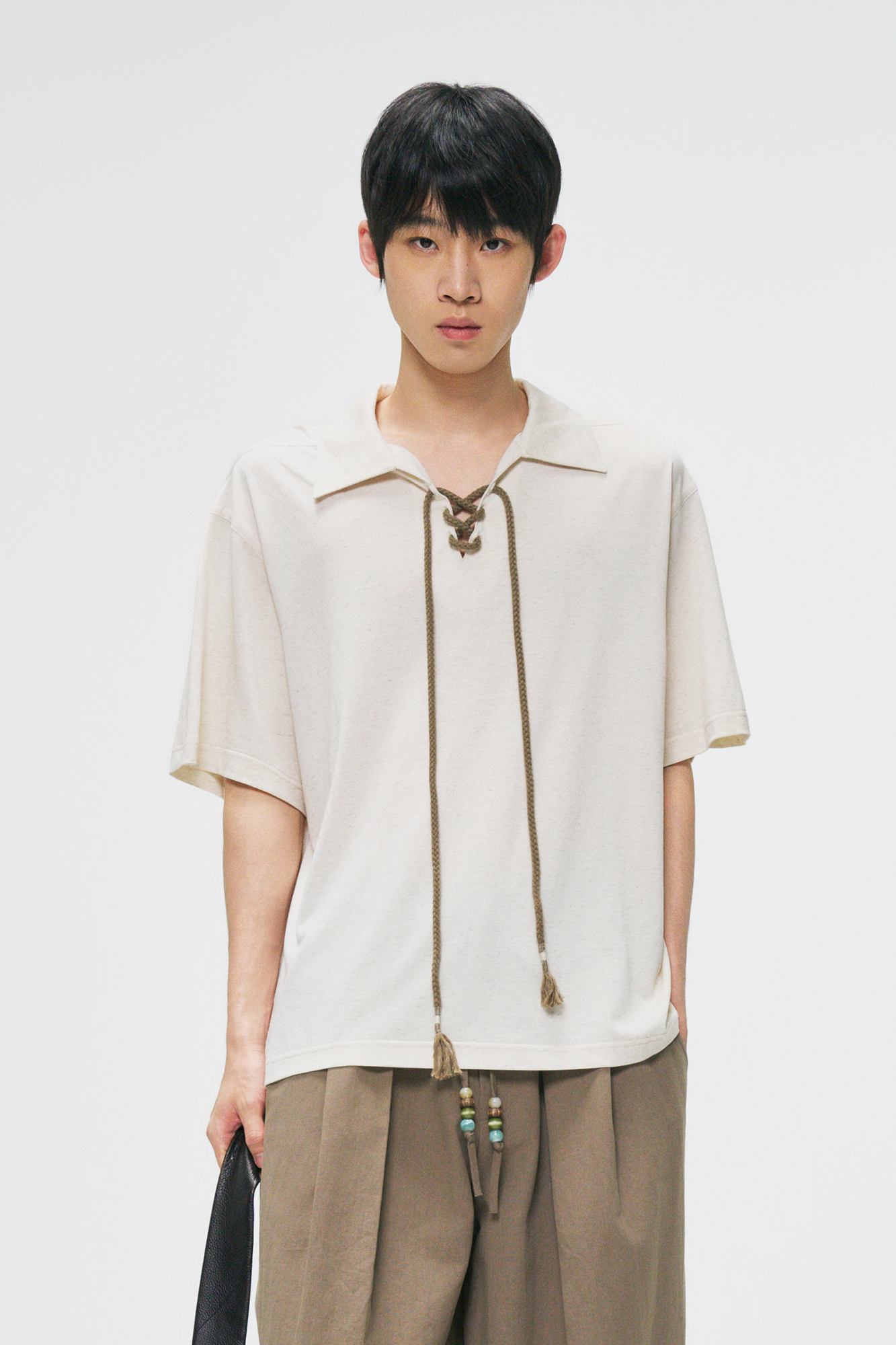 GONGHE REPUB Minimal Linen Lace-Up Tee