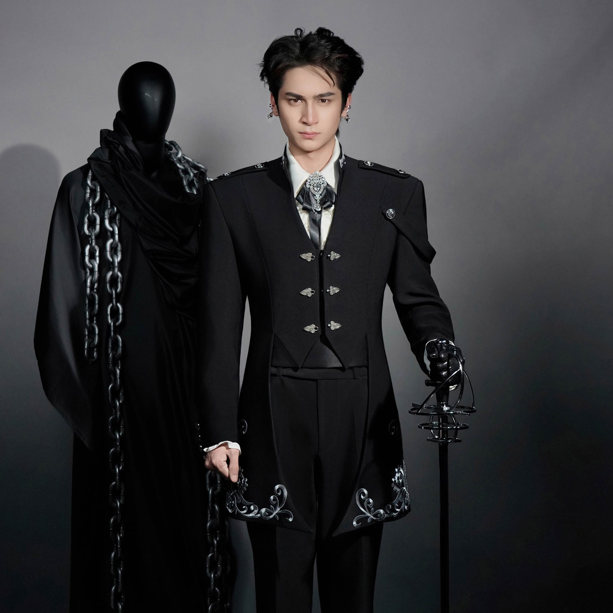 SHANG JIE Frog Embroidered Trim Tailcoat Blazer