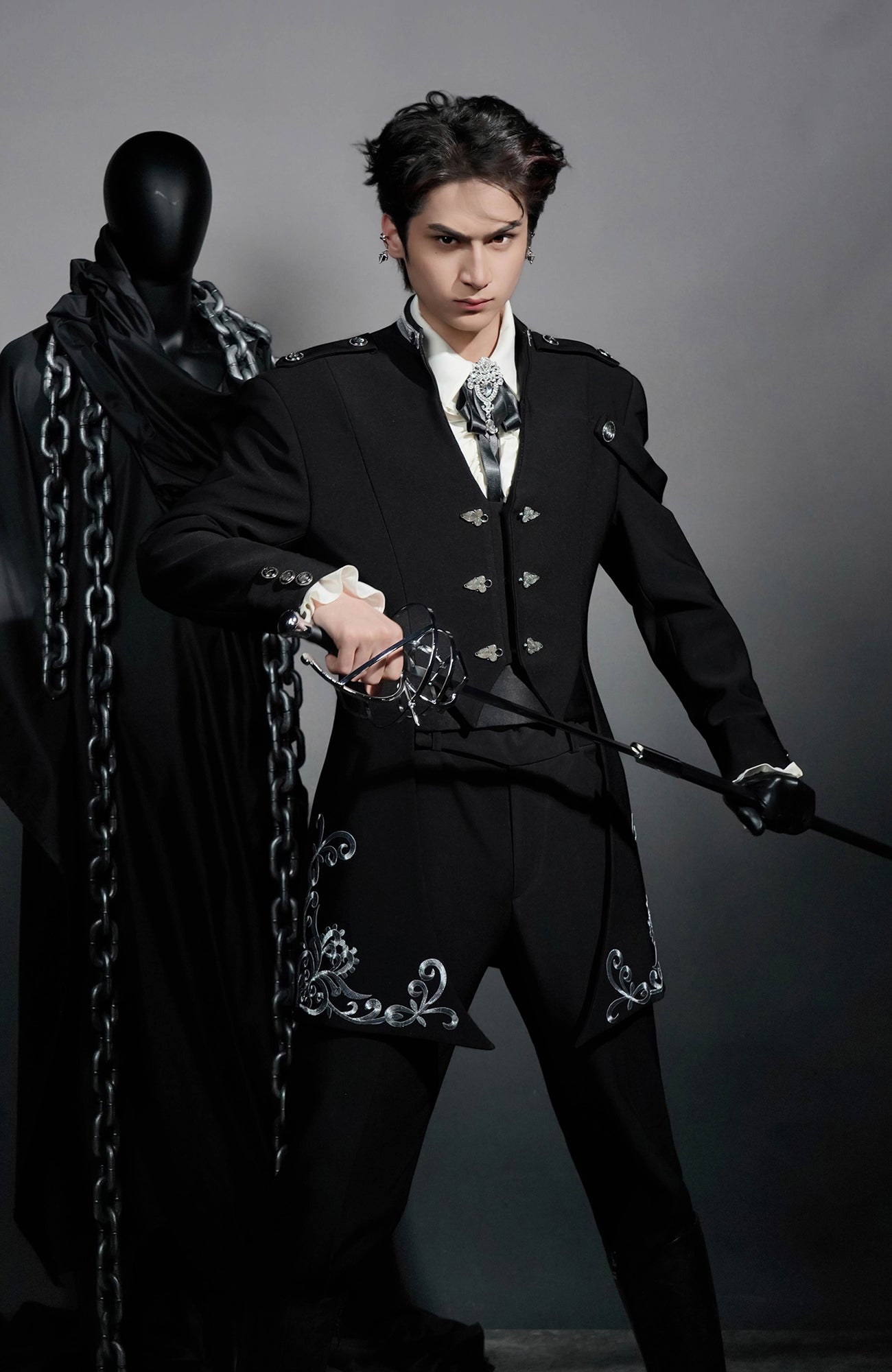 SHANG JIE Frog Embroidered Trim Tailcoat Blazer