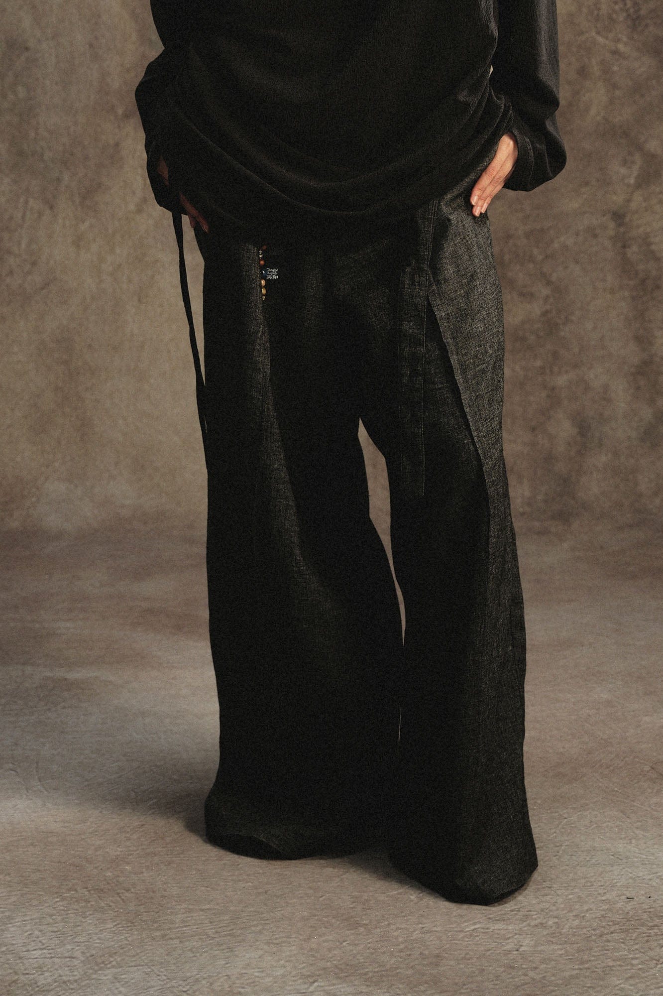 GONGHE REPUB Linen-Blend Pleated Belt Wide-Leg Trousers, premium urban and streetwear designers apparel on PROJECTISR.com, GONGHE REPUB