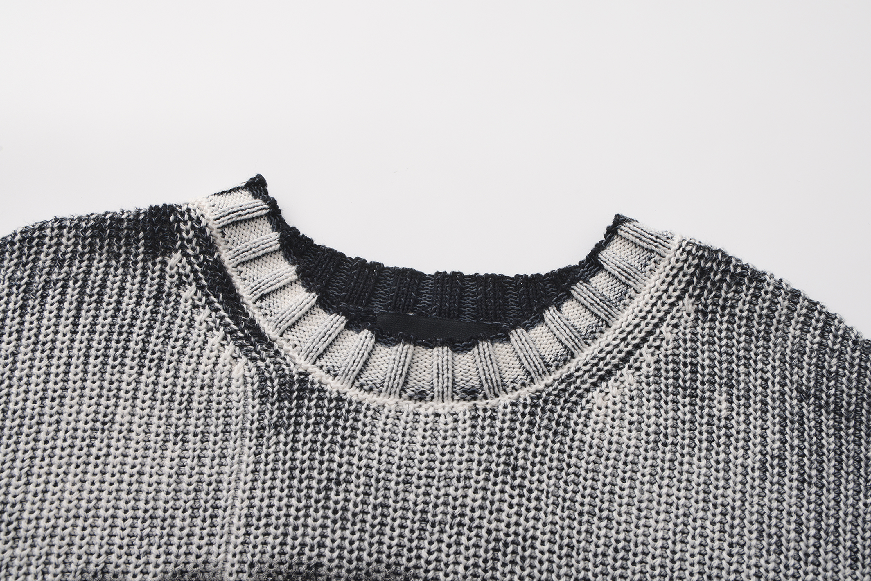 VANN VALRENCE Washed Distressed LOGO Sweater