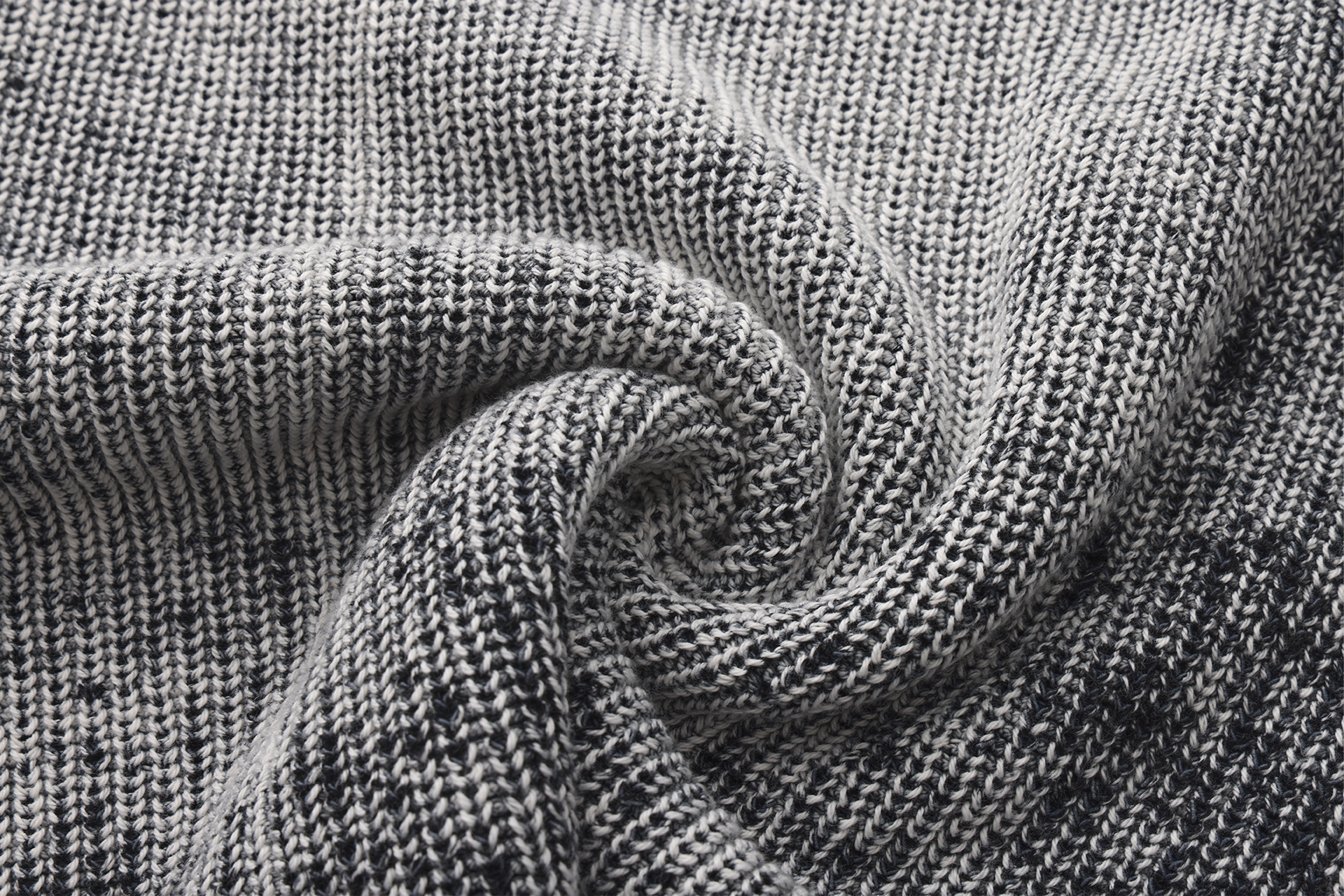 VANN VALRENCE Washed Distressed LOGO Sweater