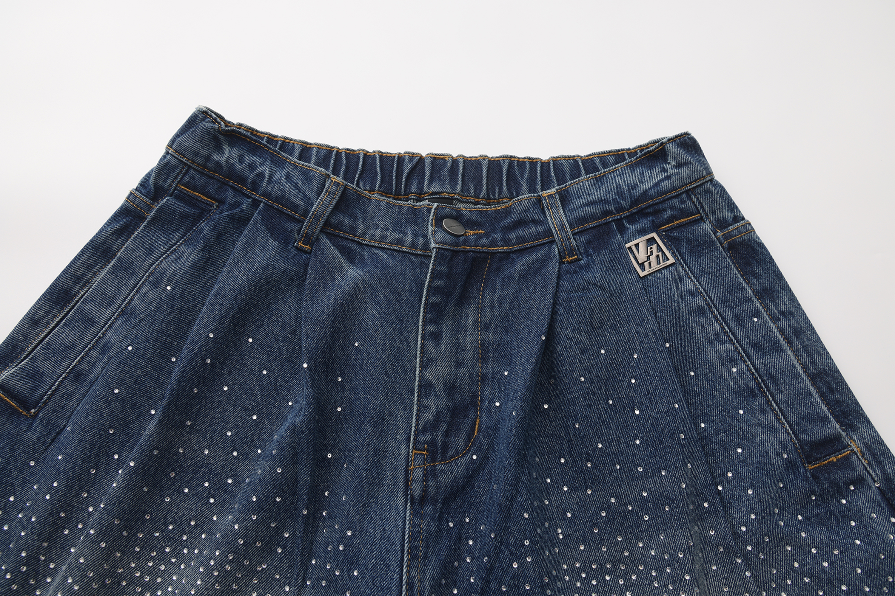 VANN VALRENCE Washed Diamond Curved Wide-Leg Jeans