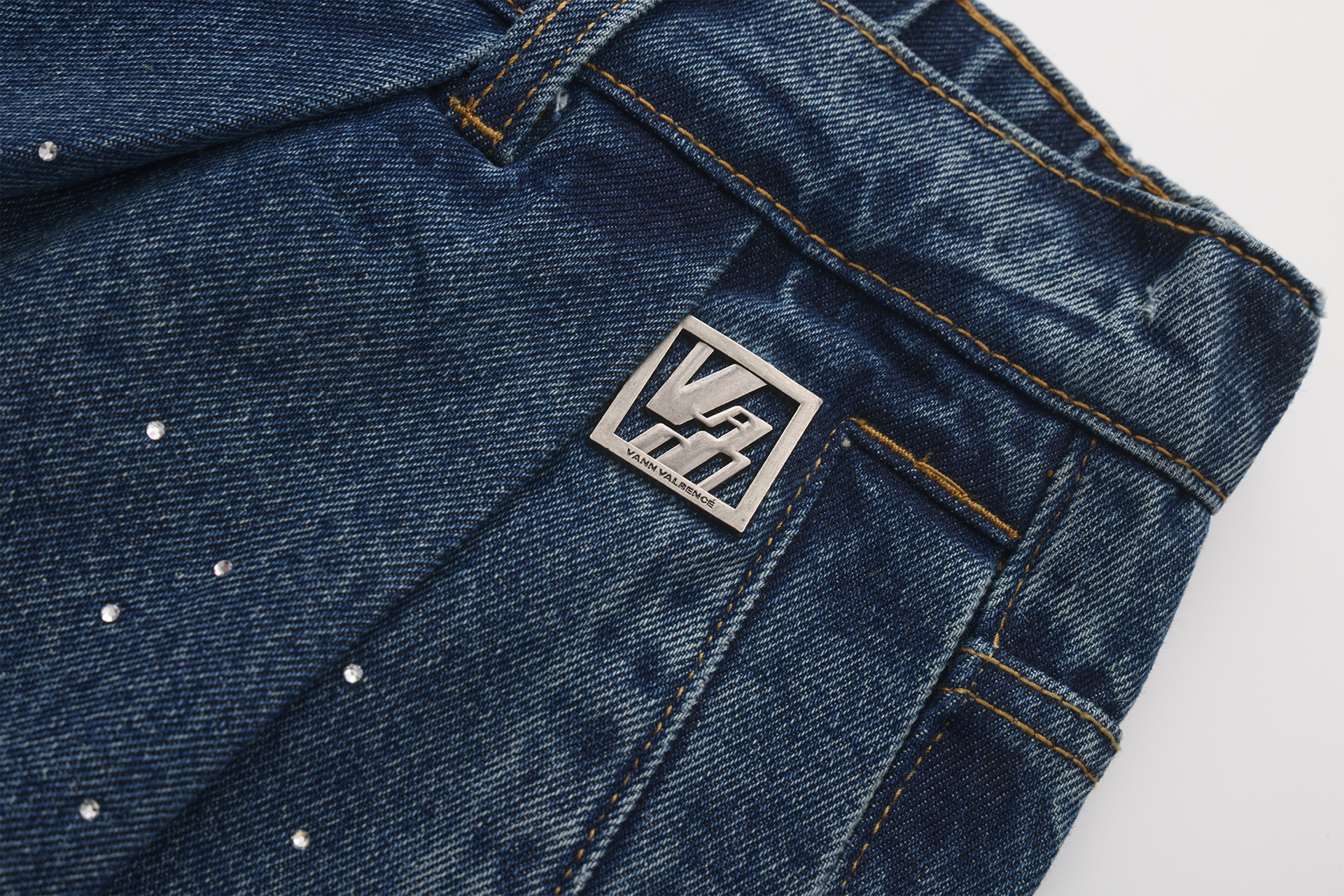 VANN VALRENCE Washed Diamond Curved Wide-Leg Jeans