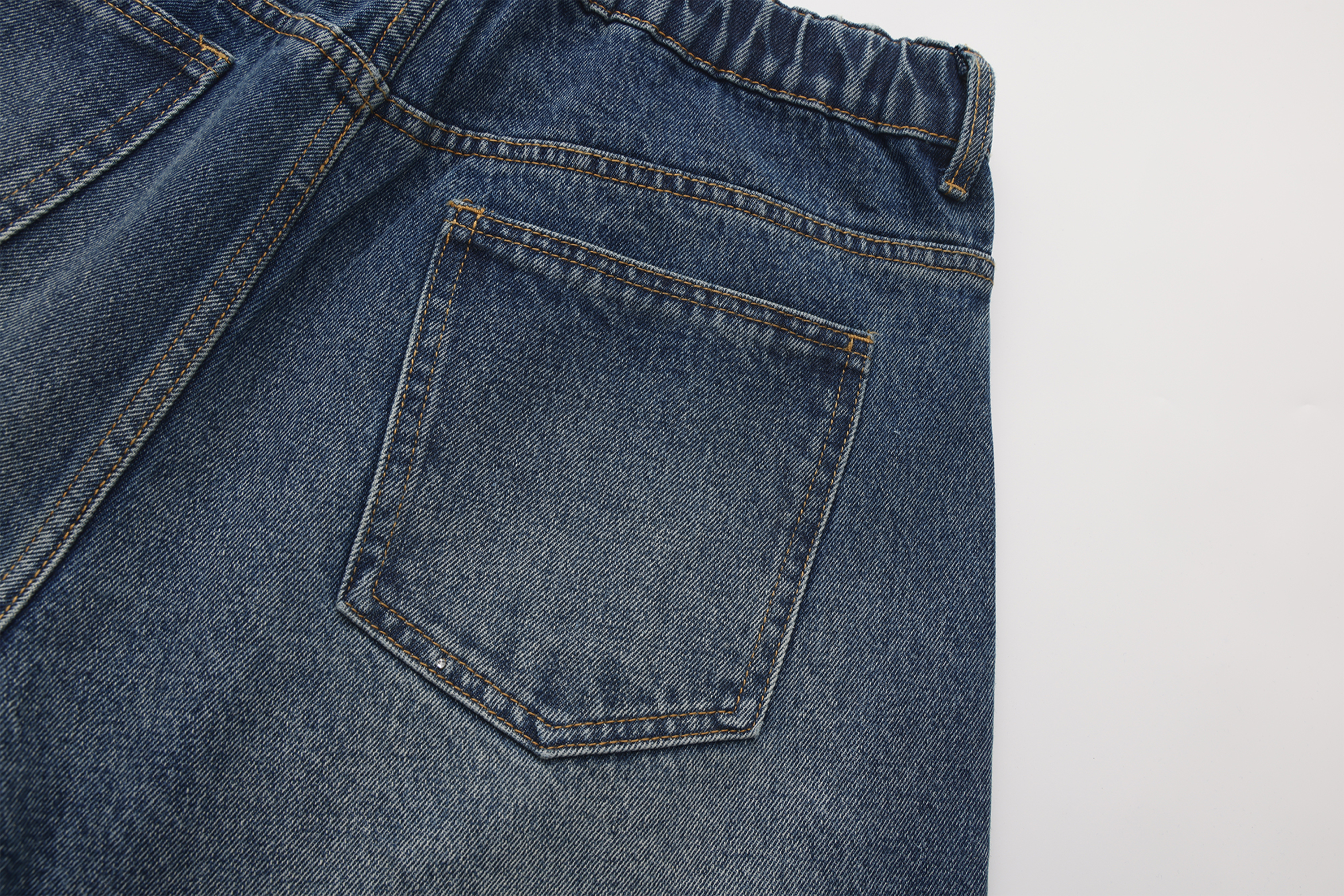 VANN VALRENCE Washed Diamond Curved Wide-Leg Jeans