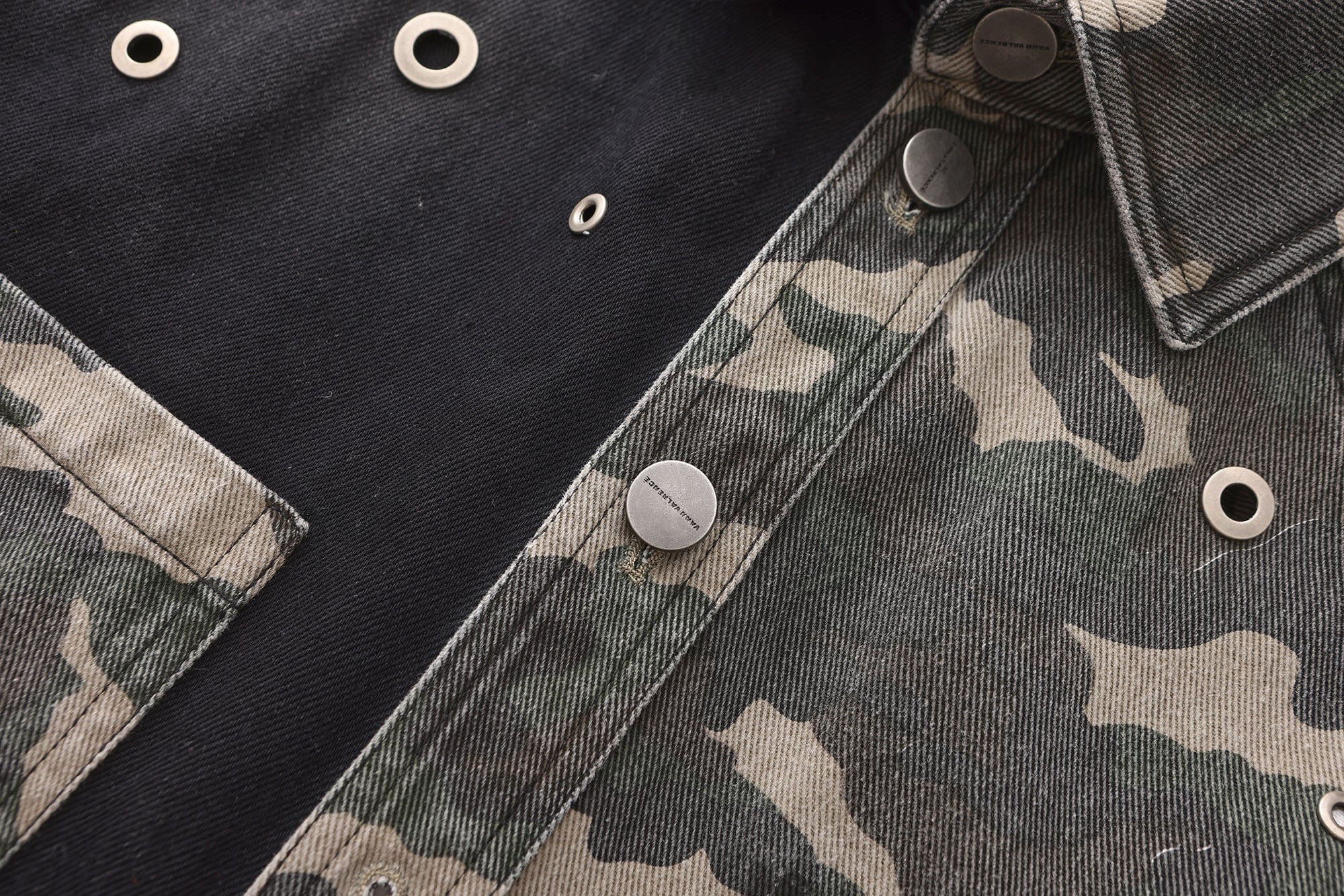 VANN VALRENCE Paneled Camo Denim Shirt