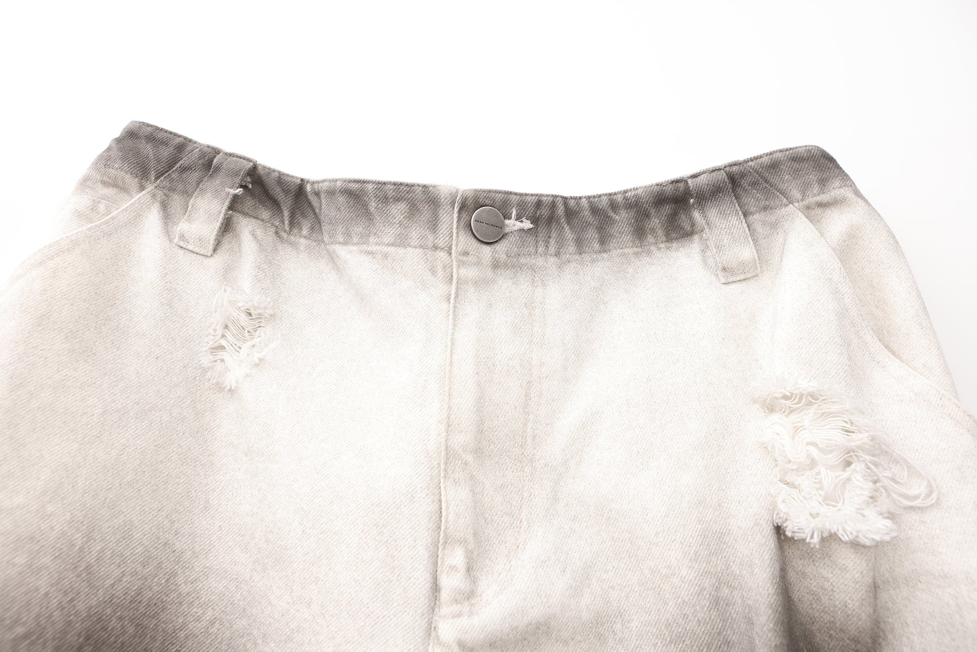 VANN VALRENCE Distressed Gradient Grommet Capris Shorts