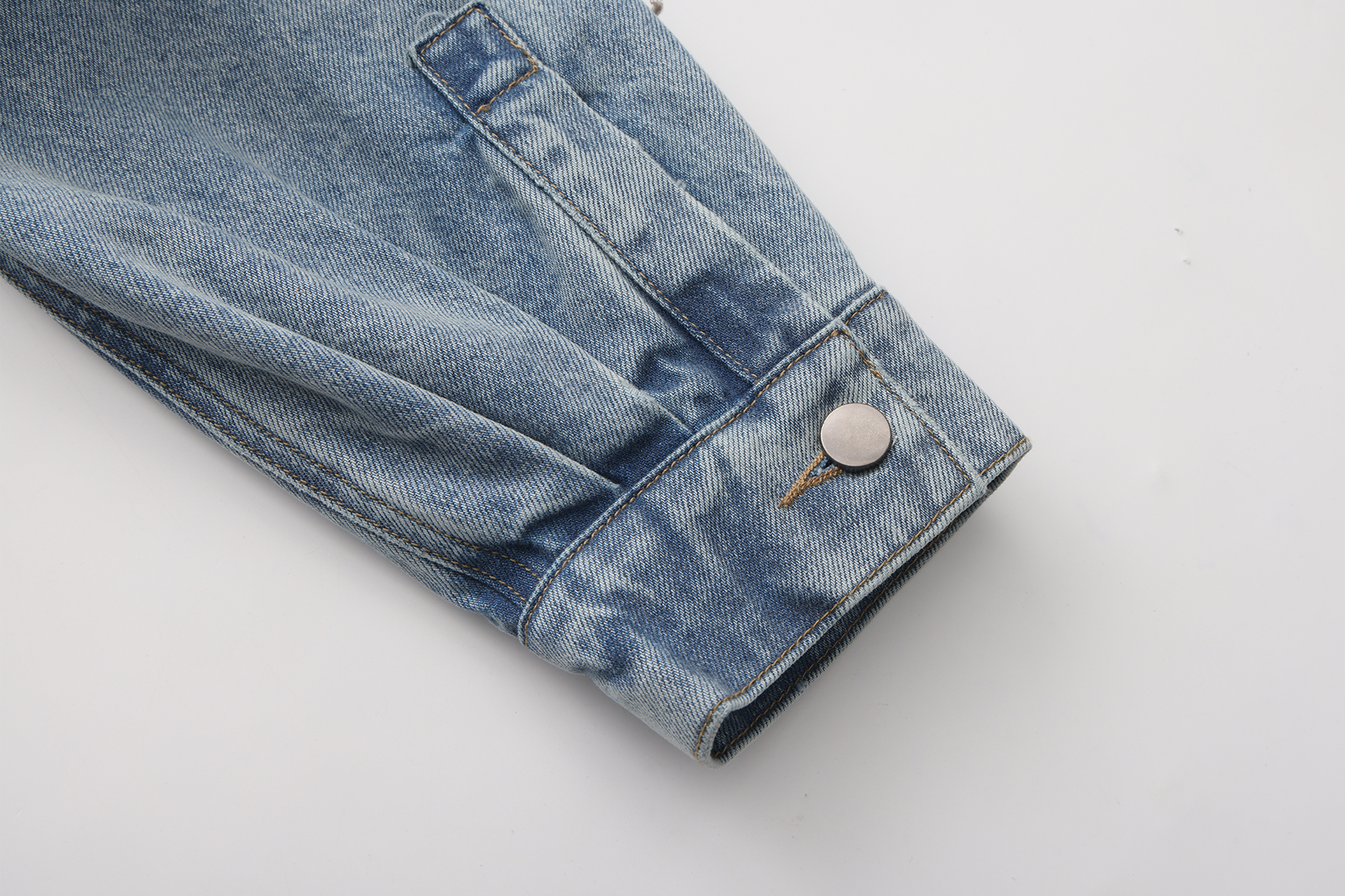 VANN VALRENCE Contrast LOGO Patch Washed Denim Jacket