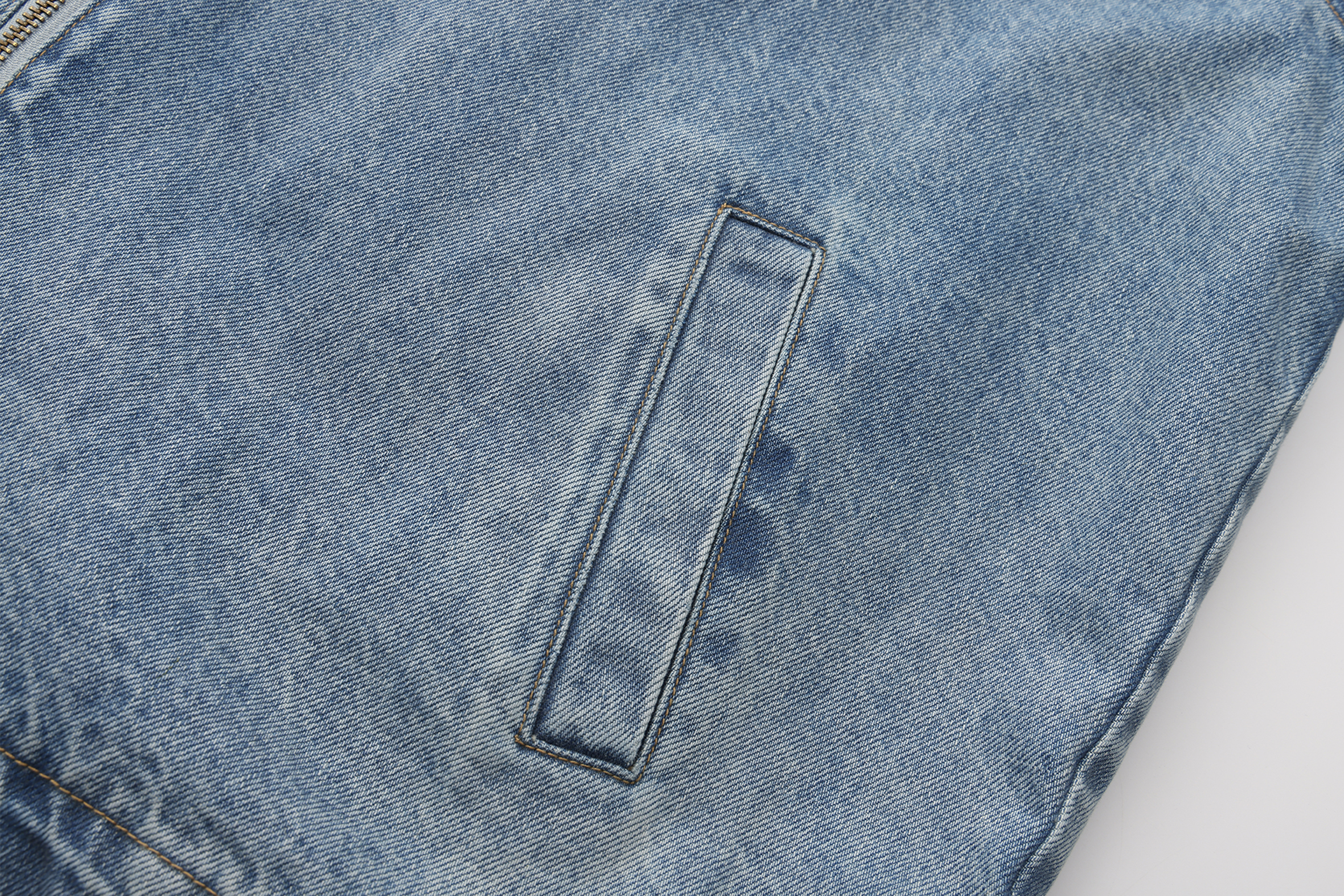 VANN VALRENCE Contrast LOGO Patch Washed Denim Jacket