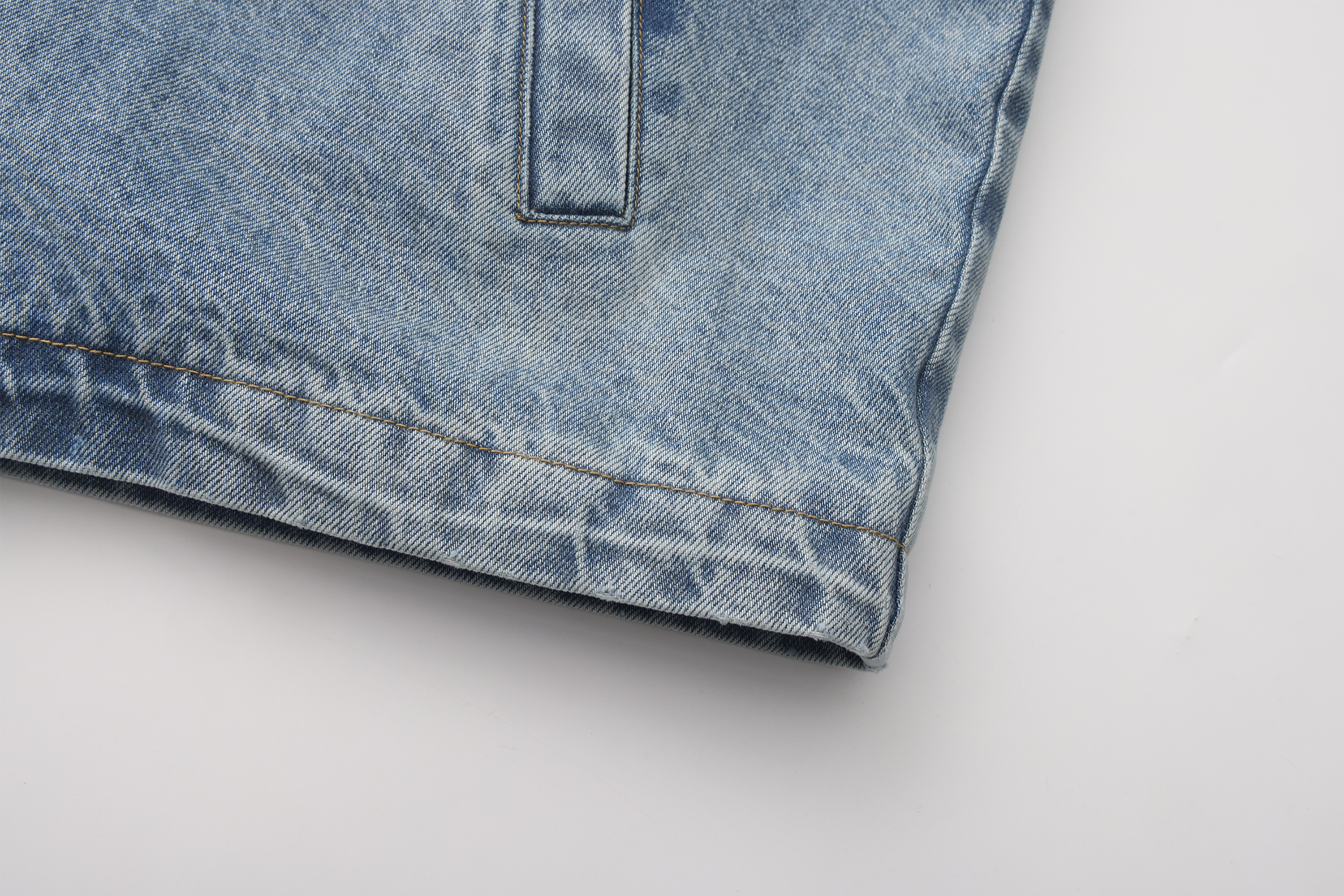 VANN VALRENCE Contrast LOGO Patch Washed Denim Jacket