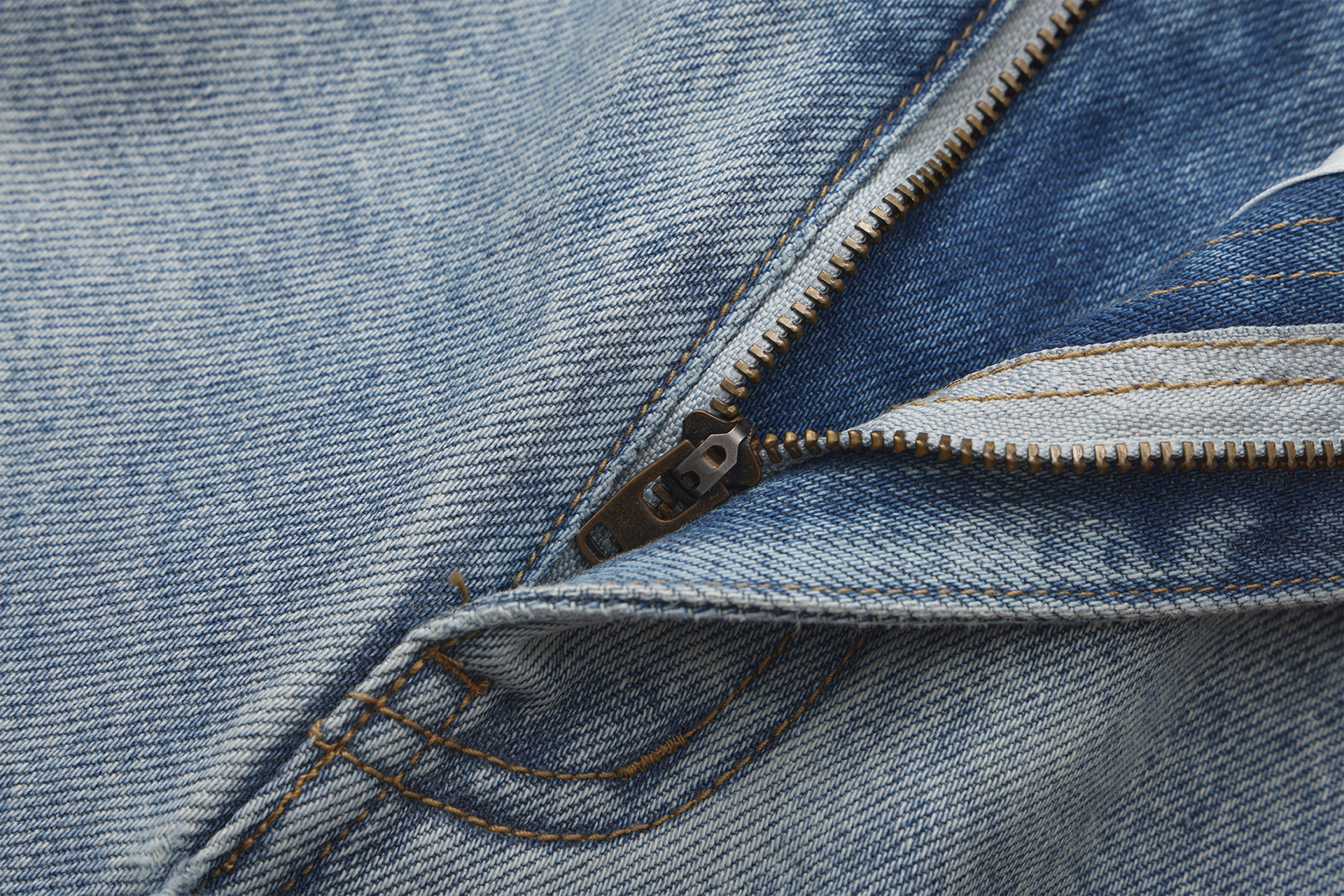 VANN VALRENCE Contrast Panel LOGO Patch Washed Jeans