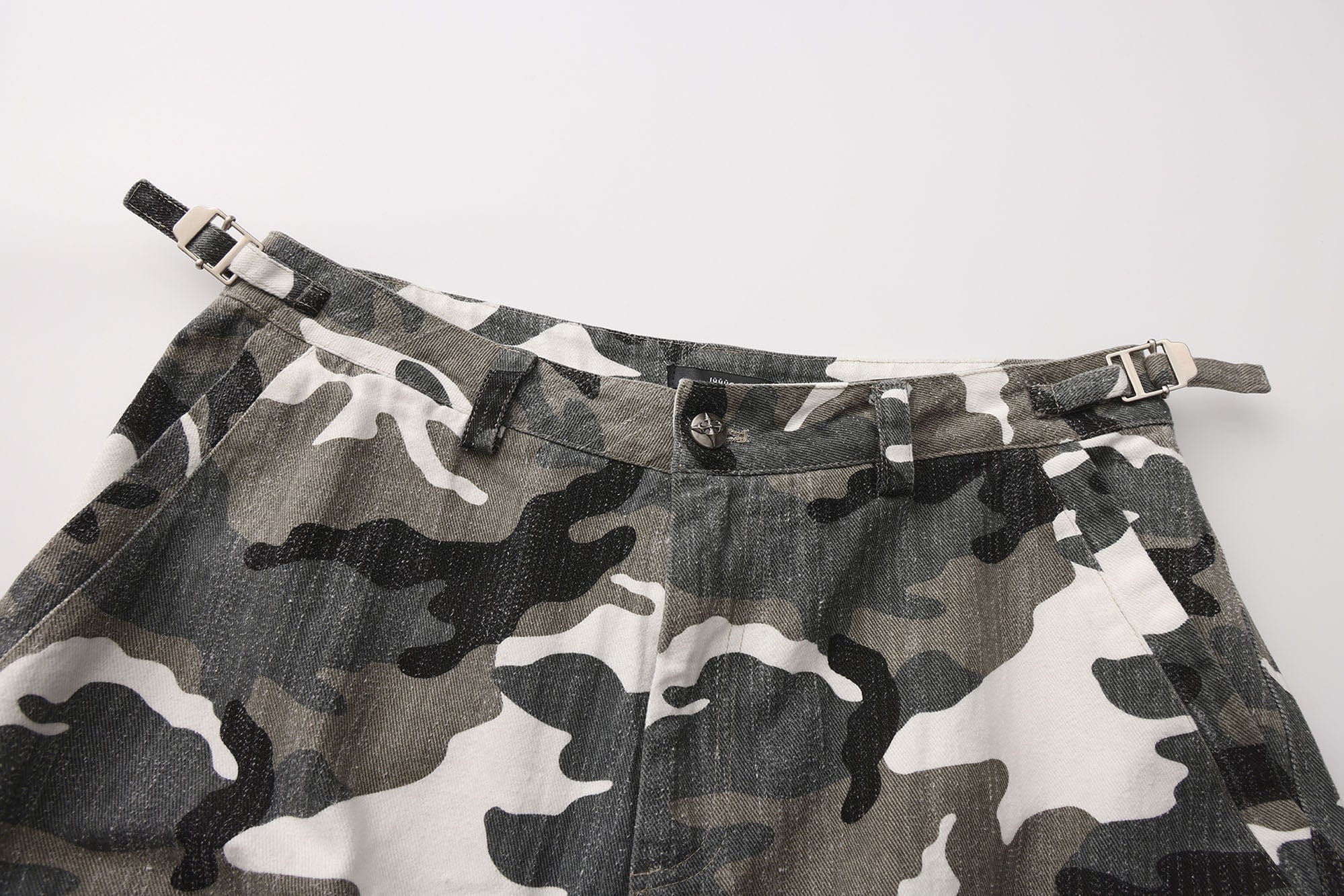 LUUUCAM Camo Pleated Panel Cargo Pants, premium urban and streetwear designers apparel on PROJECTISR.com, LUUUCAM