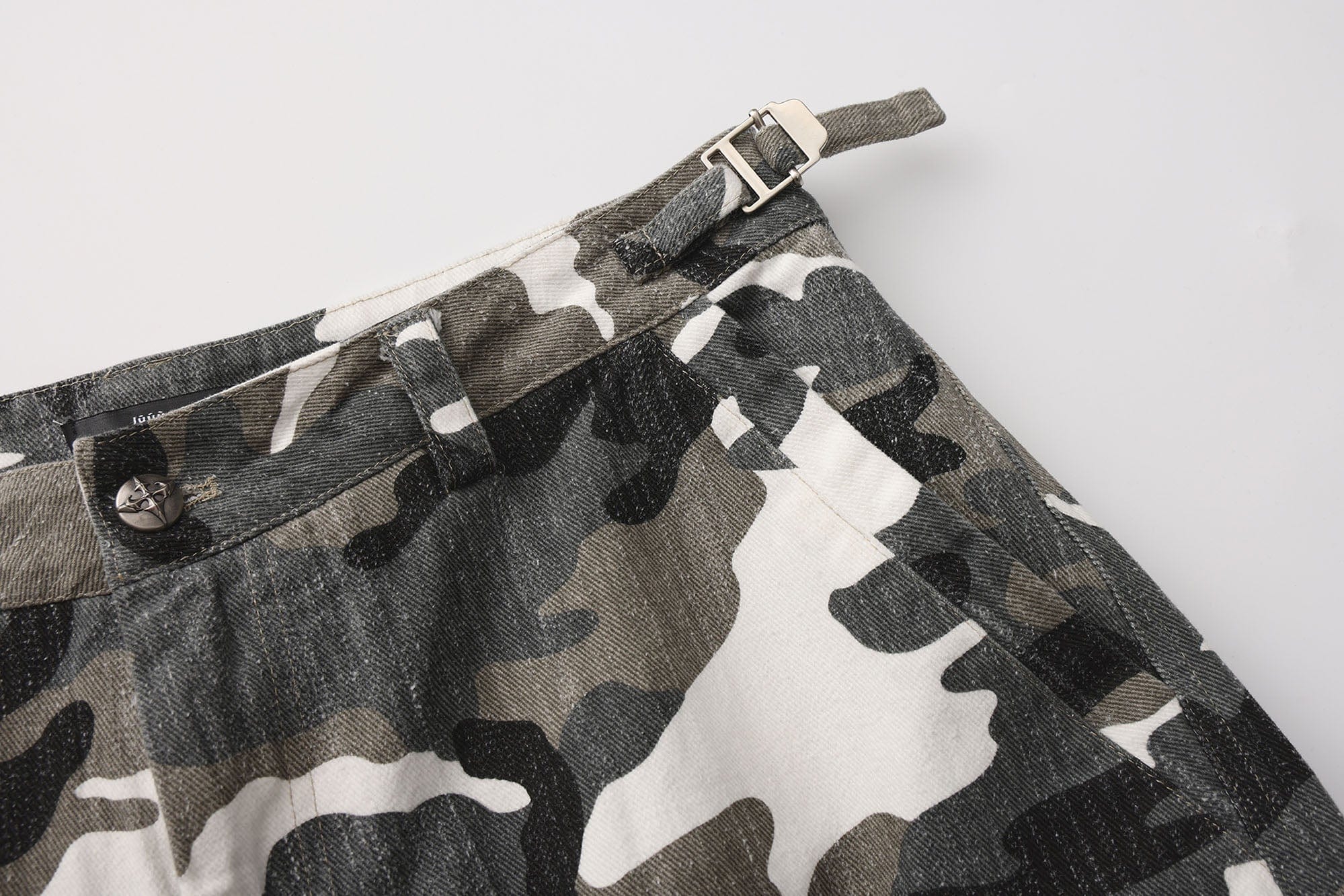 LUUUCAM Camo Pleated Panel Cargo Pants, premium urban and streetwear designers apparel on PROJECTISR.com, LUUUCAM