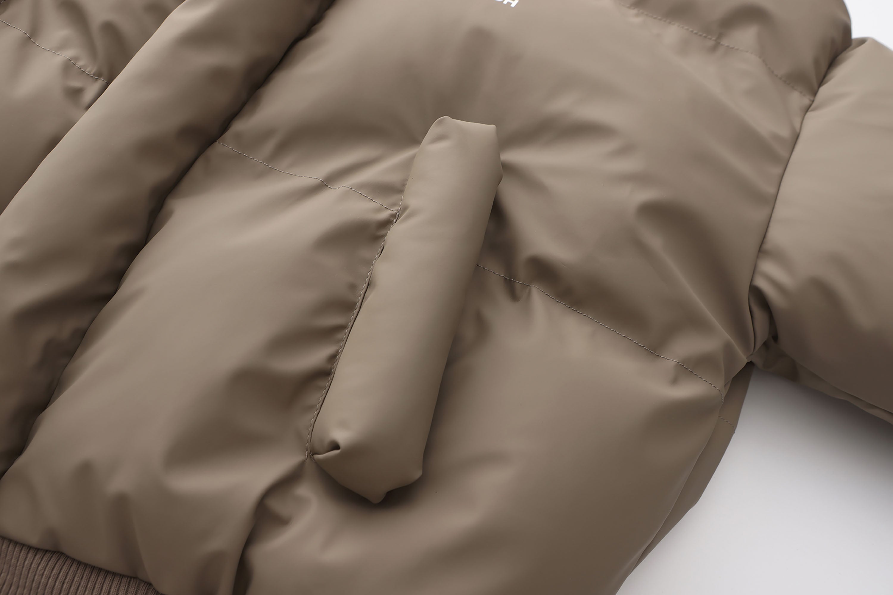 EGOFETCH Essential Cropped Puffer Jacket