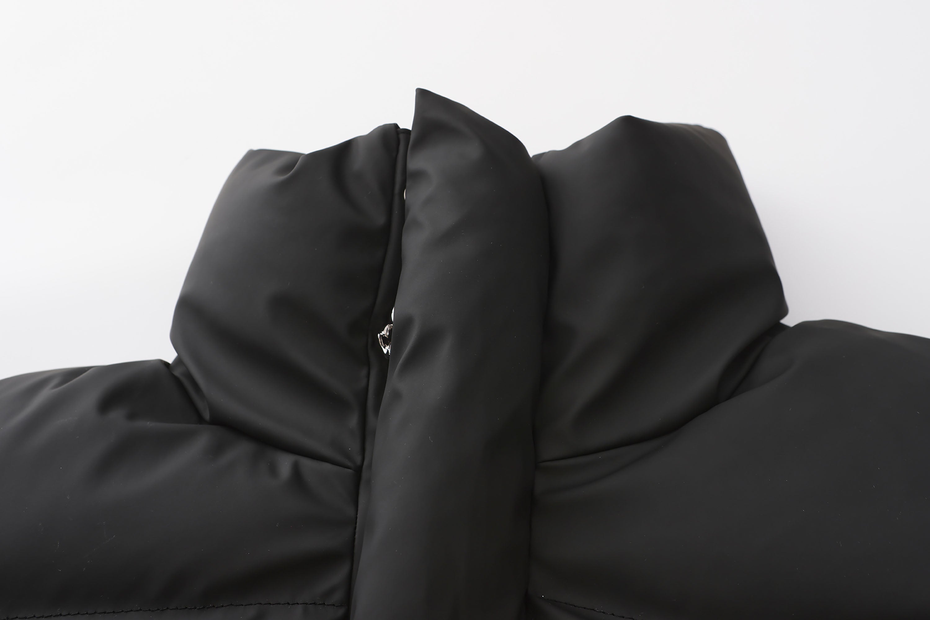 EGOFETCH Essential Cropped Puffer Jacket