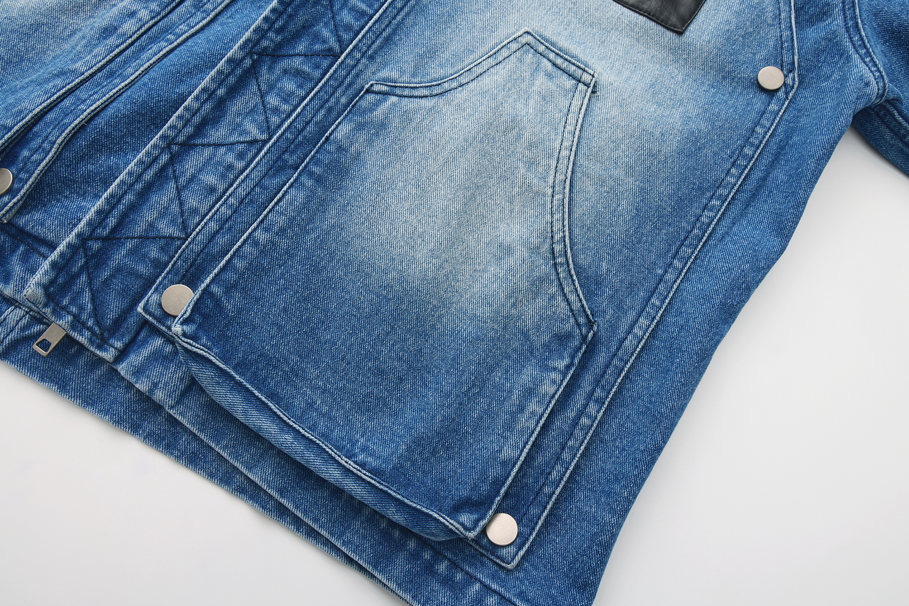 VANN VALRENCE Washed Contrast Faux-Leather Collar Denim Jacket