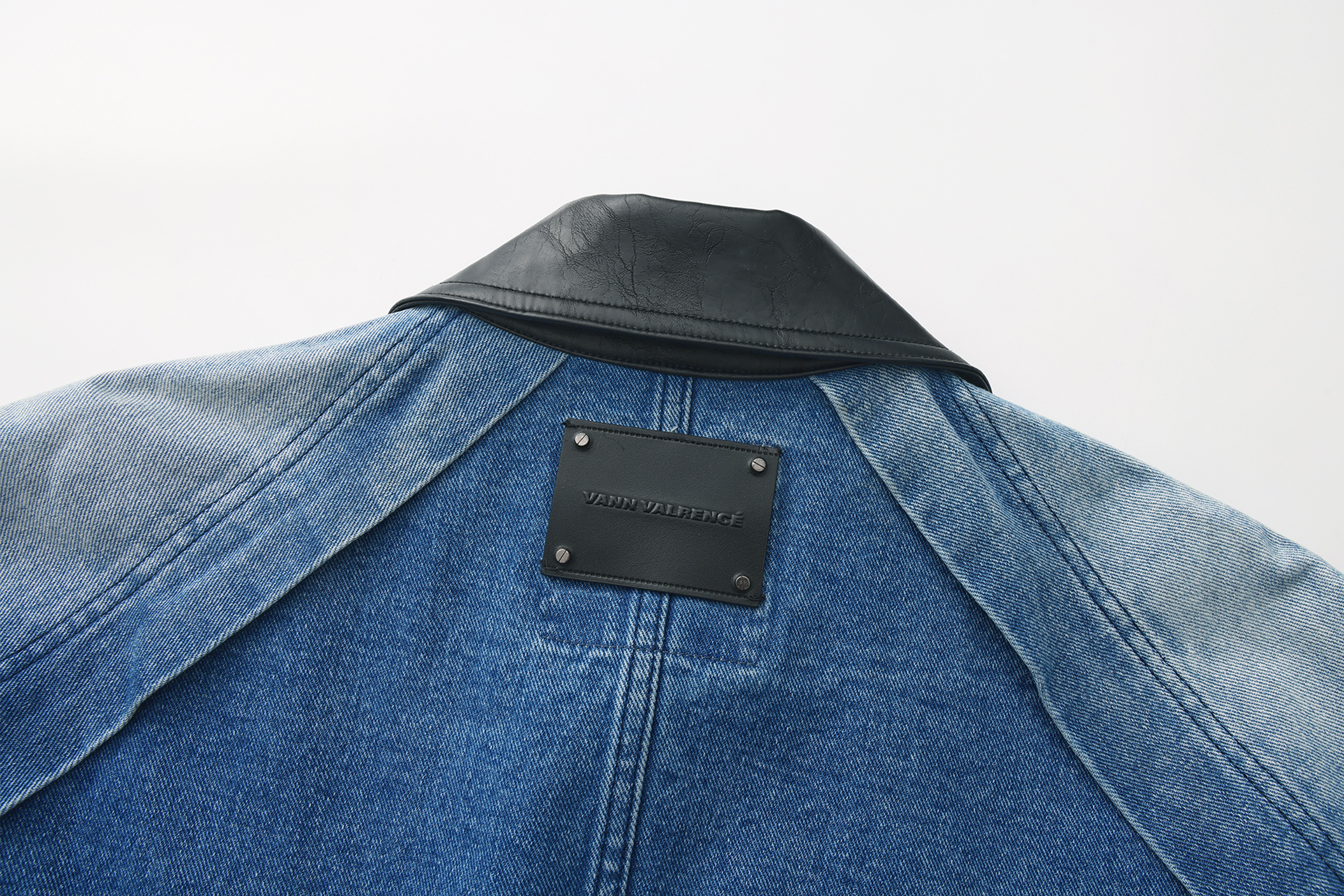 VANN VALRENCE Washed Contrast Faux-Leather Collar Denim Jacket