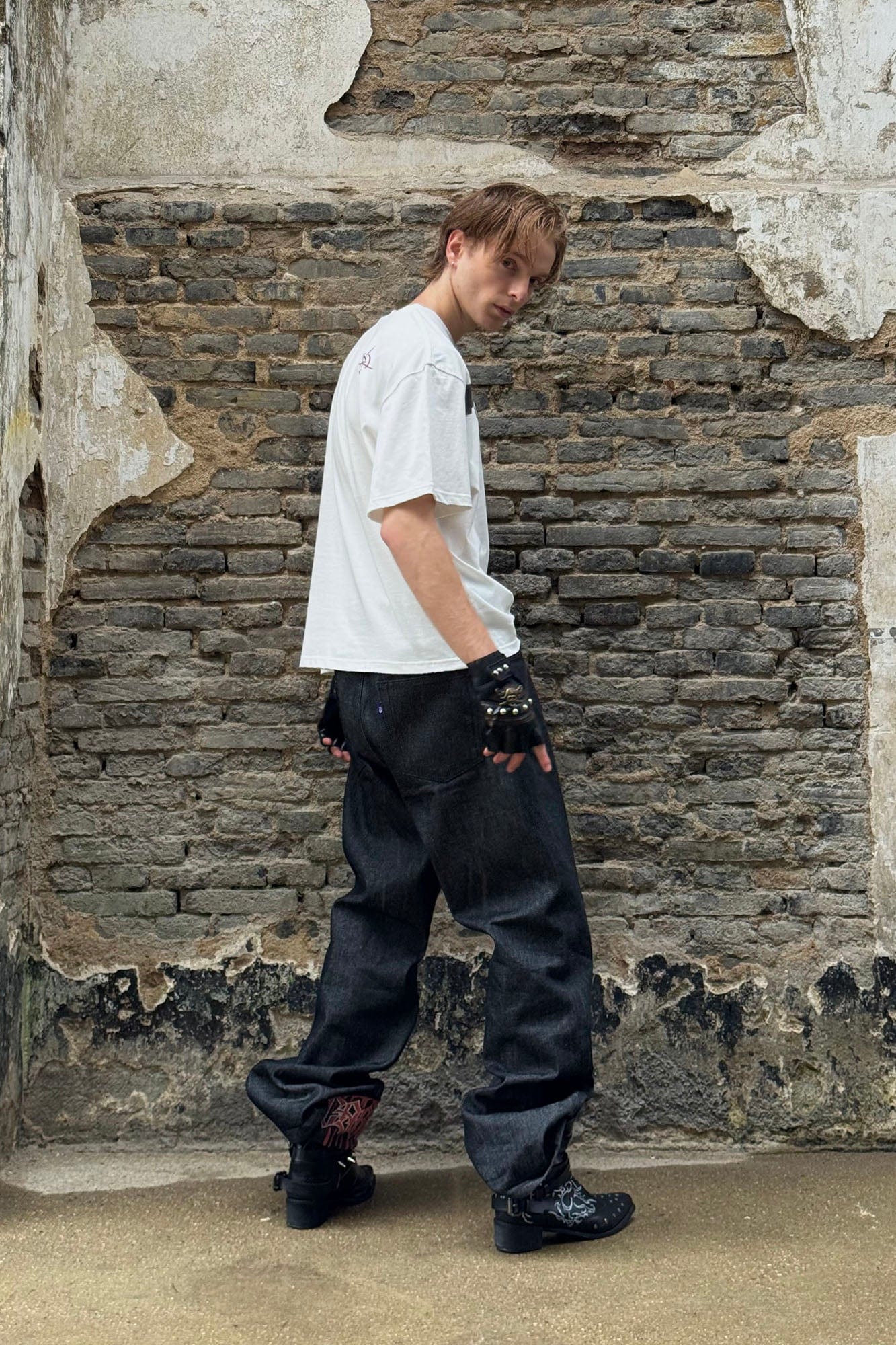 LUUUCAM Cruciform Rifle Graphic Washed T-Shirt, premium urban and streetwear designers apparel on PROJECTISR.com, LUUUCAM
