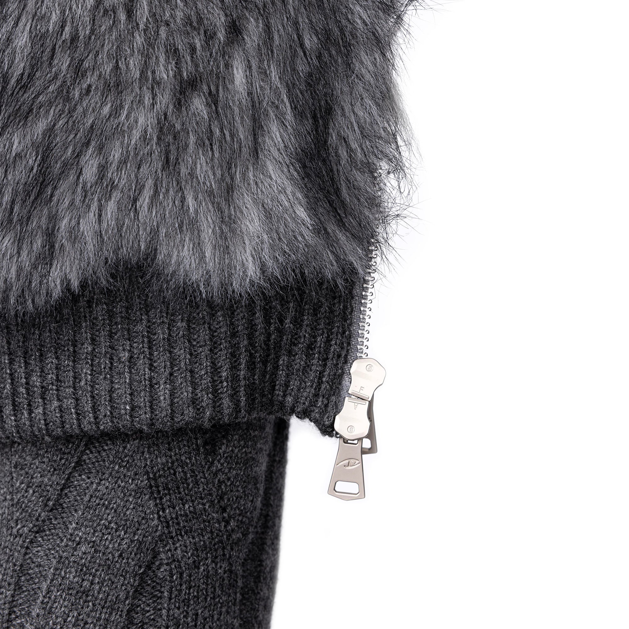 CATSSTAC Wave-Knit Stand-Collar Zip-Up Sweater