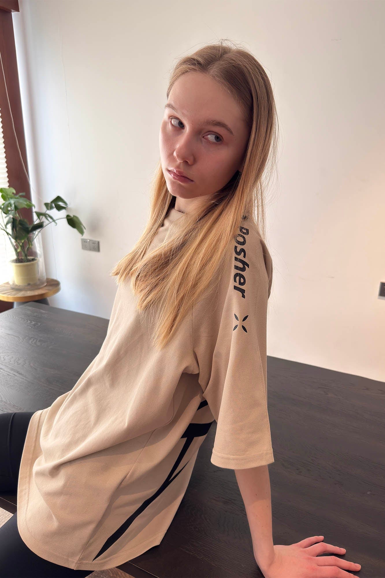 MIICHOUS Geometric Arrow Graphic Raglan T-Shirt