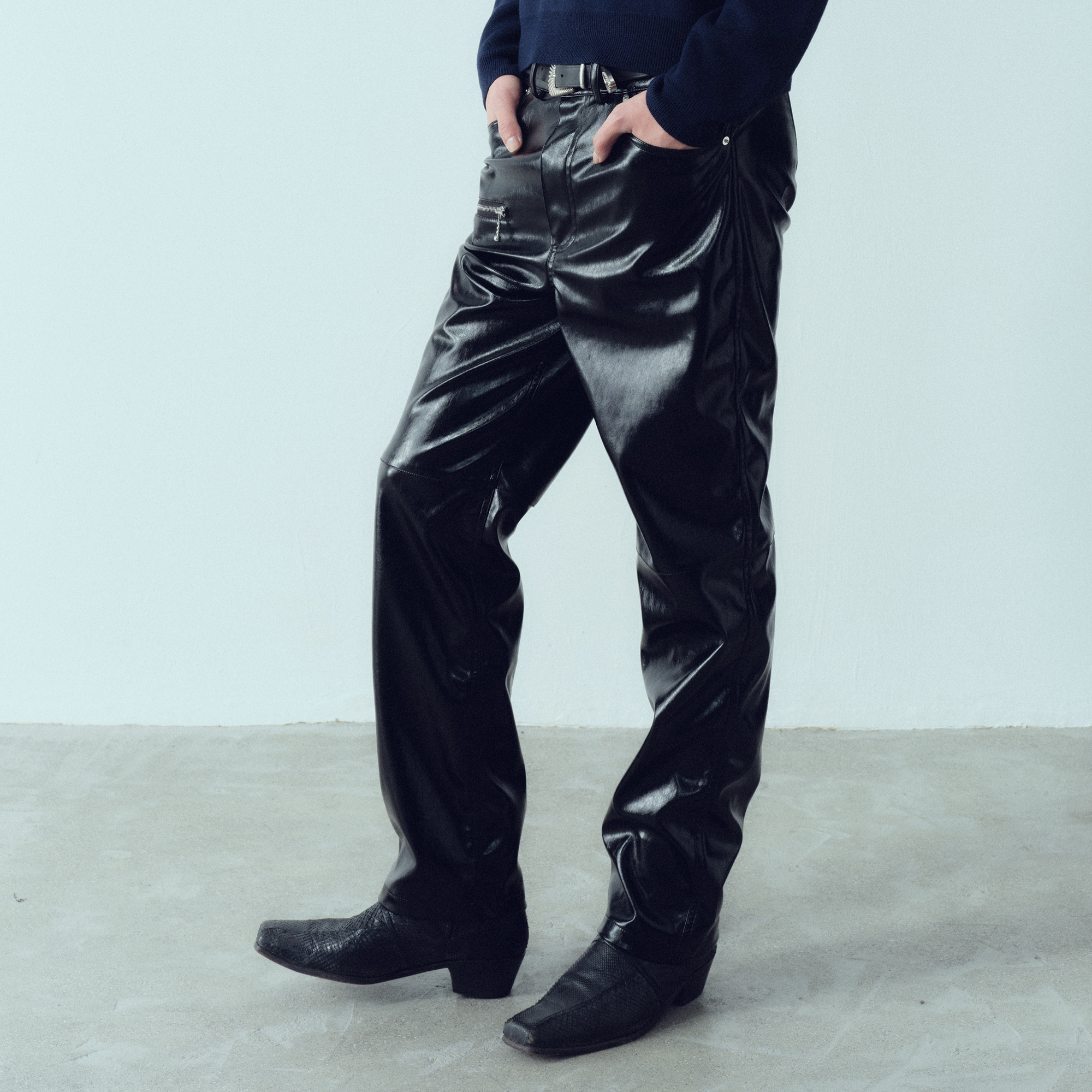 KADAKADA Glossy PU Straight-Leg Pants