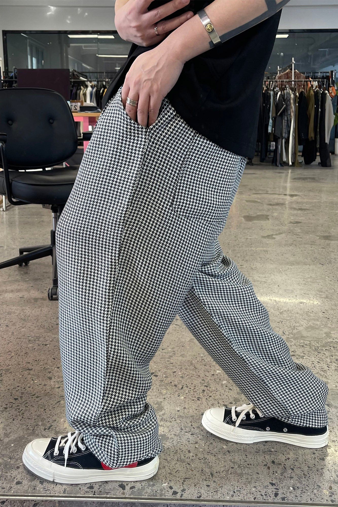 ME DA IGUAL Elastic Waist Houndstooth Tapered Trousers, premium urban and streetwear designers apparel on PROJECTISR.com, ME DA IGUAL