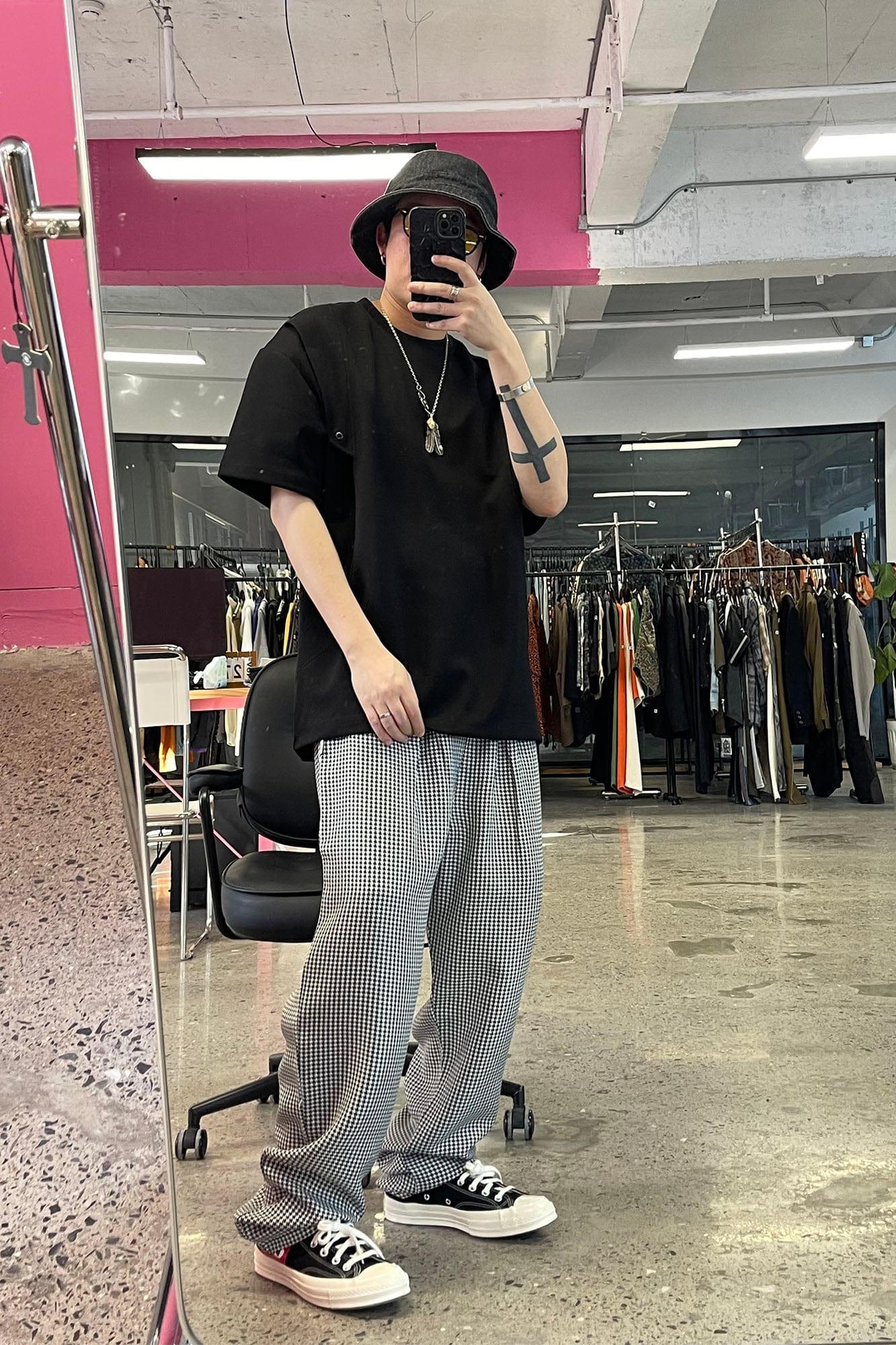 ME DA IGUAL Elastic Waist Houndstooth Tapered Trousers, premium urban and streetwear designers apparel on PROJECTISR.com, ME DA IGUAL
