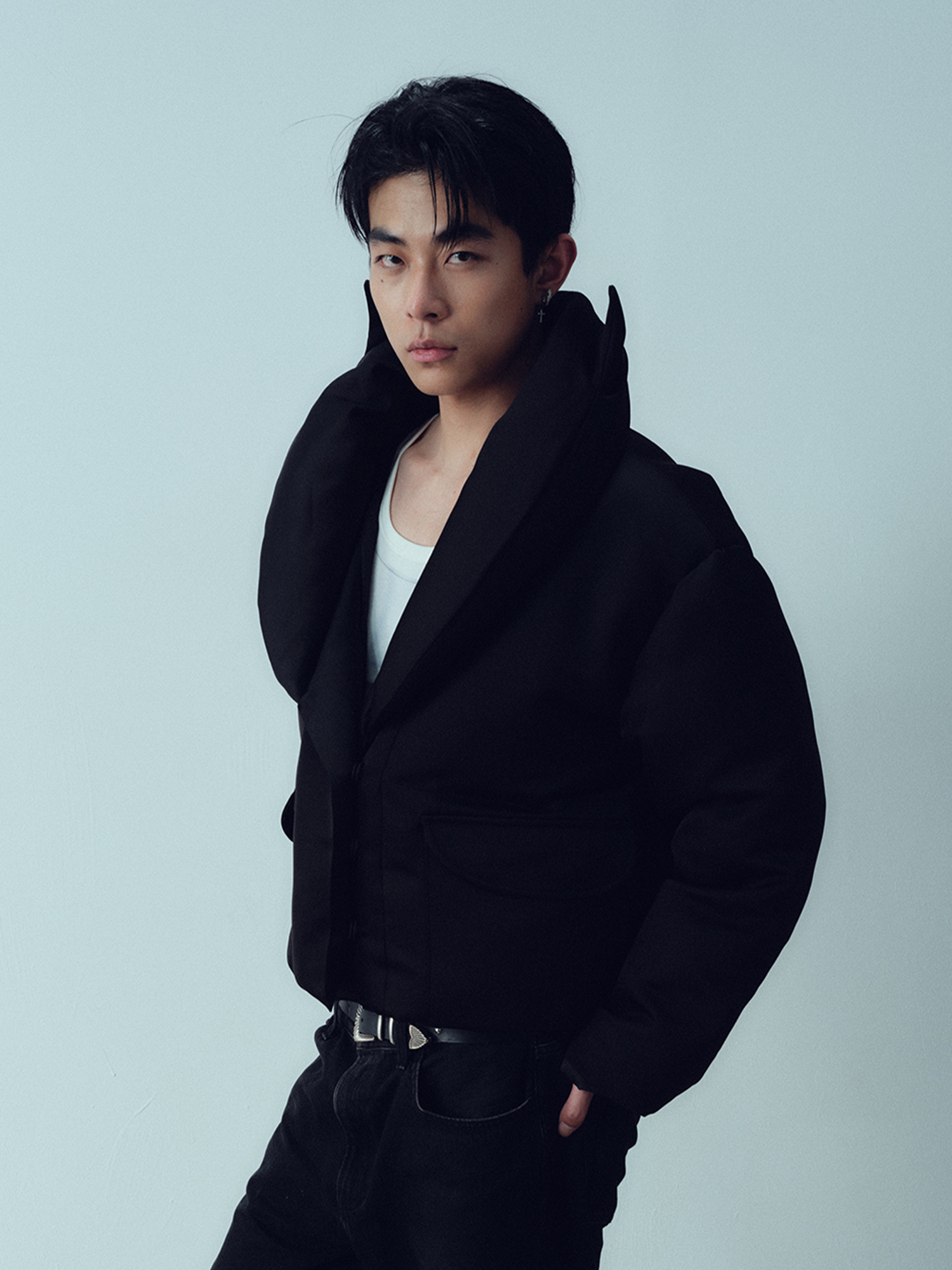 KADAKADA Devil Horn Glossy Down Cropped Puffer