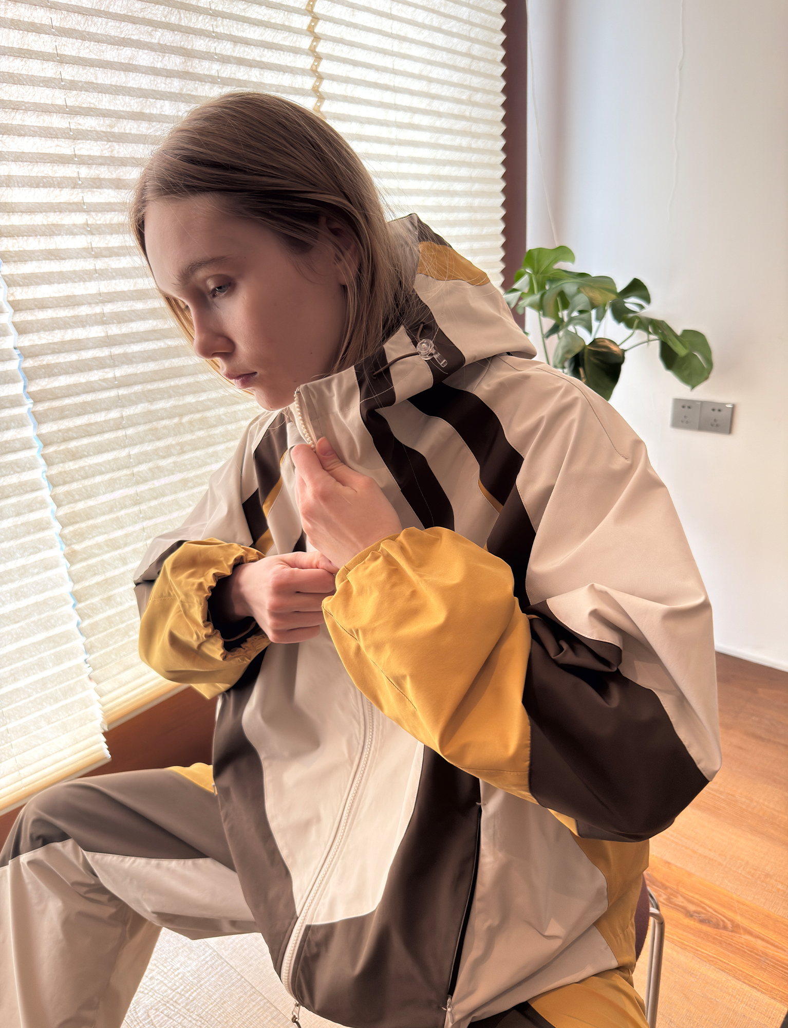 MIICHOUS Contrast Curved Panel Hooded Jacket