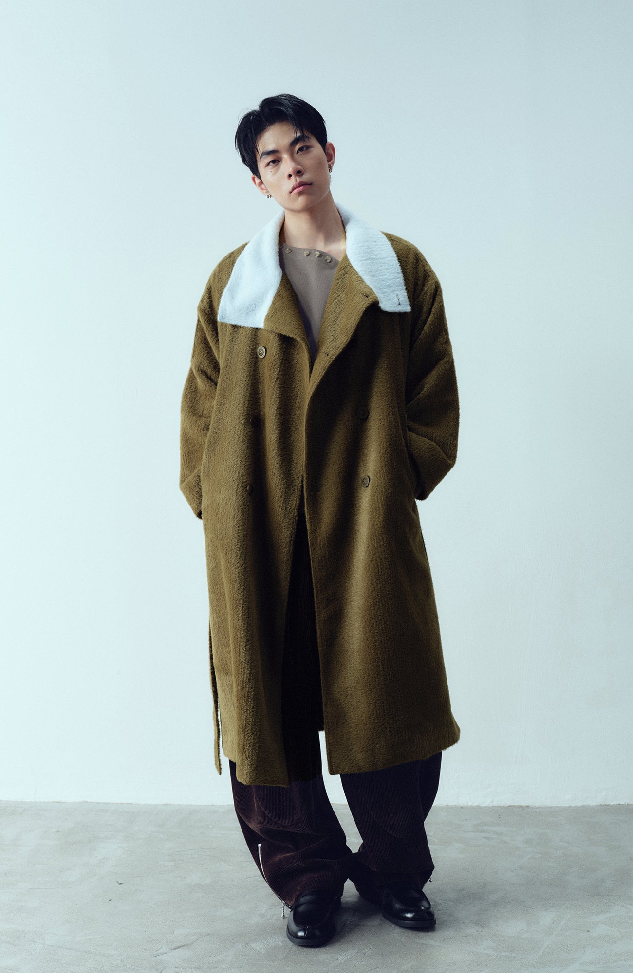 KADAKADA Double-Breasted Contrast Fuzzy Collar Overcoat