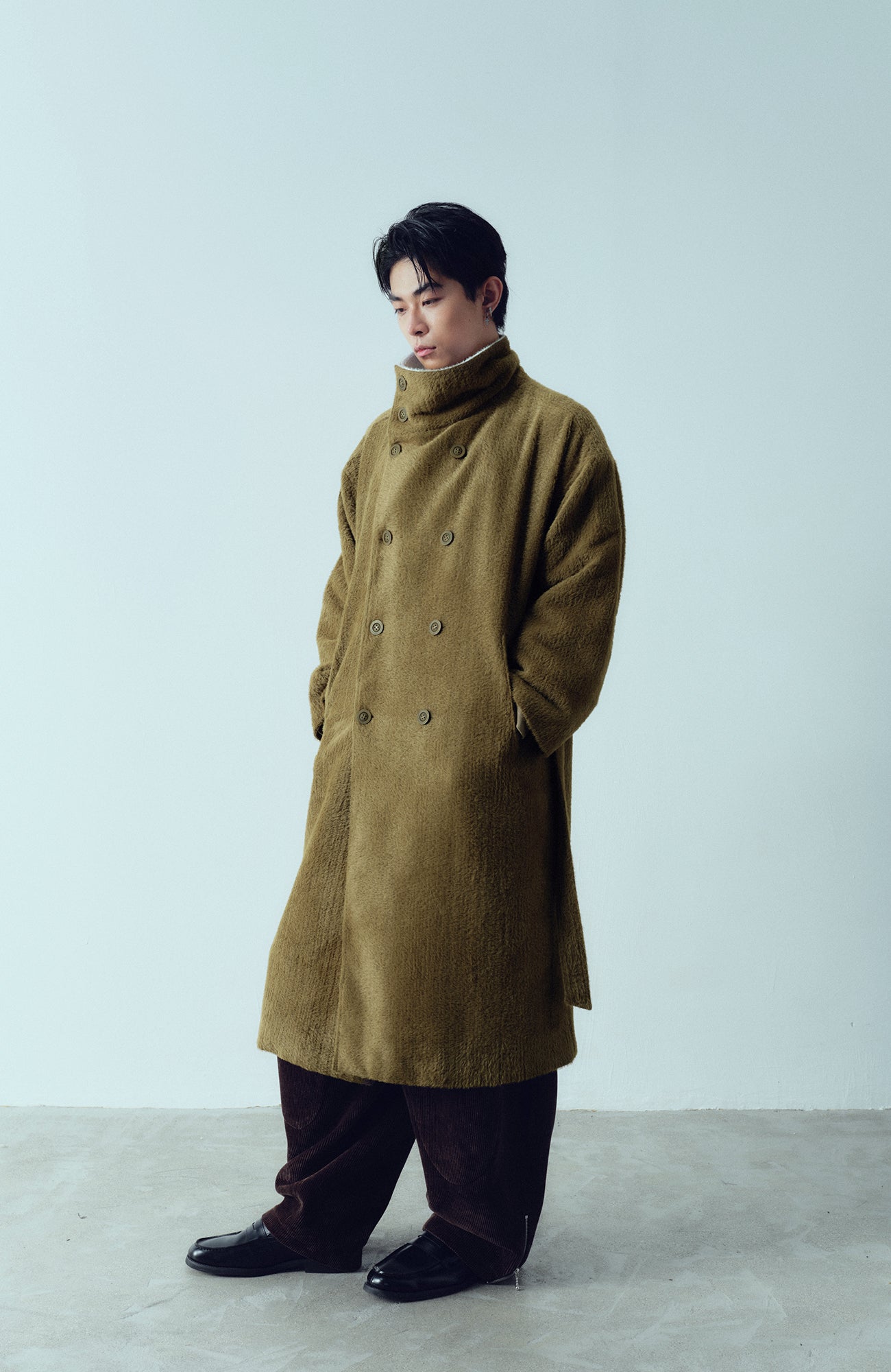 KADAKADA Double-Breasted Contrast Fuzzy Collar Overcoat