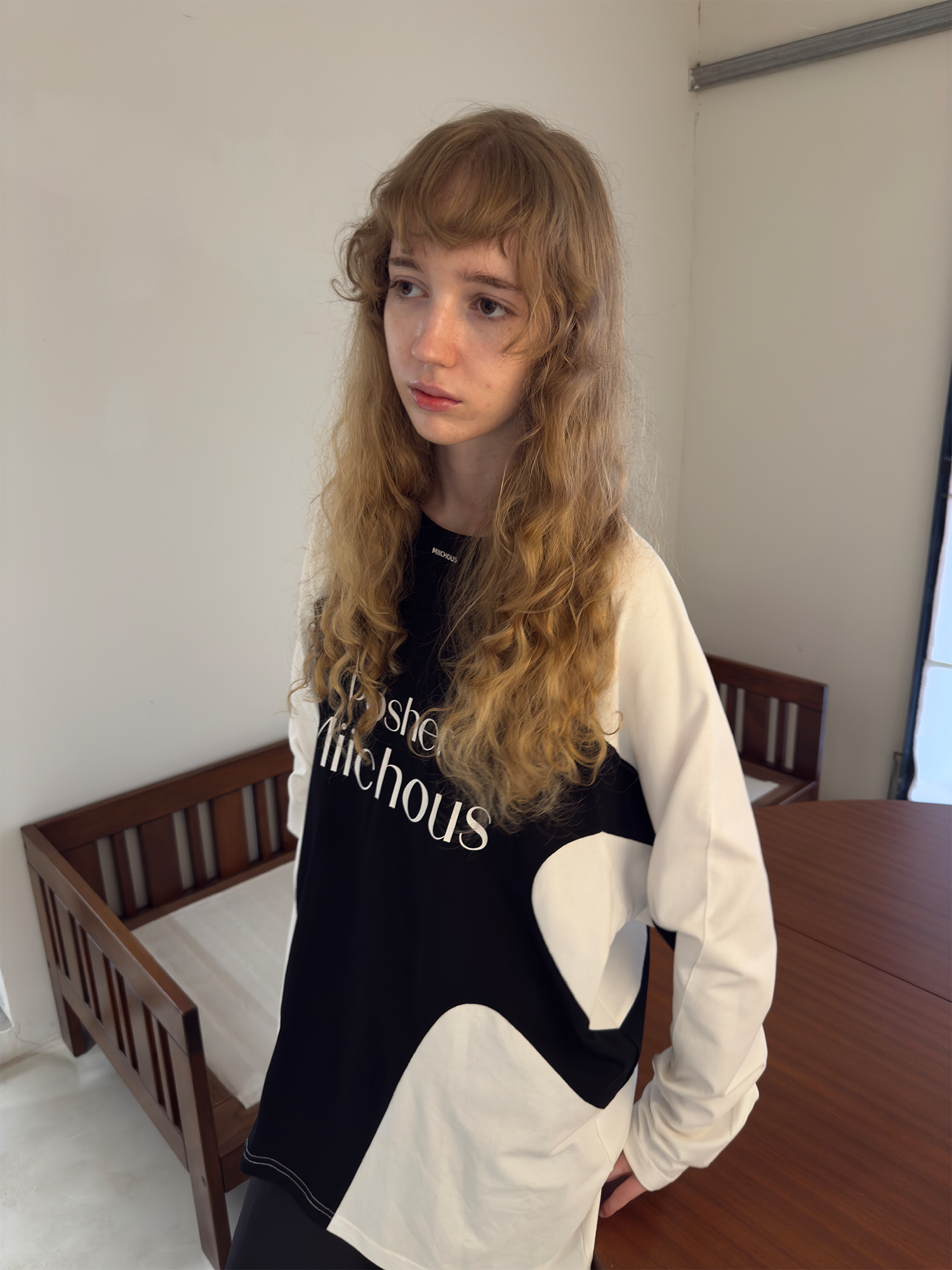 MIICHOUS Contrast Raglan Graphic Long-Sleeve Tee