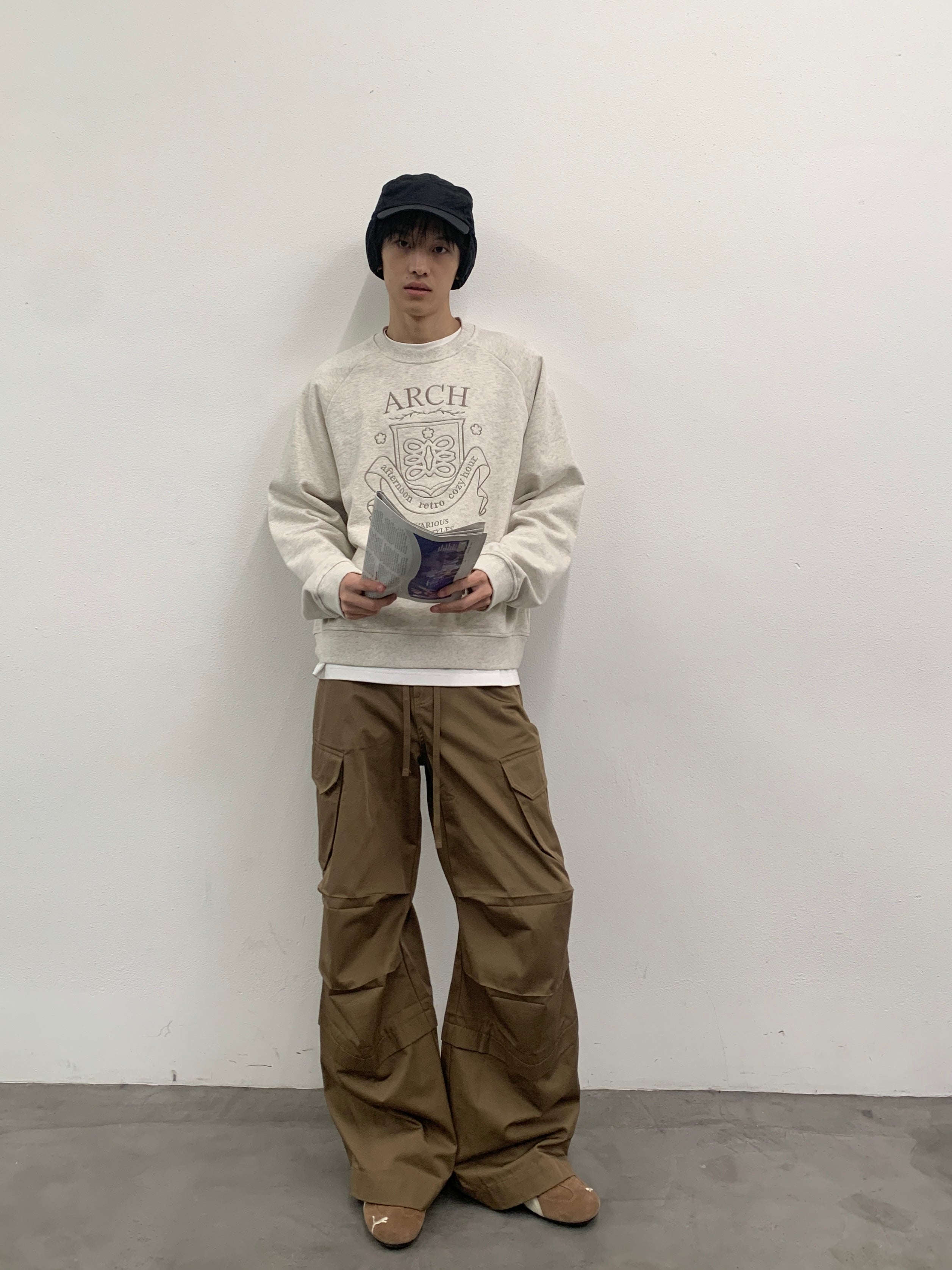 ROARINGWILD A ARCH Collegiate Loopback Raglan Sweatshirt