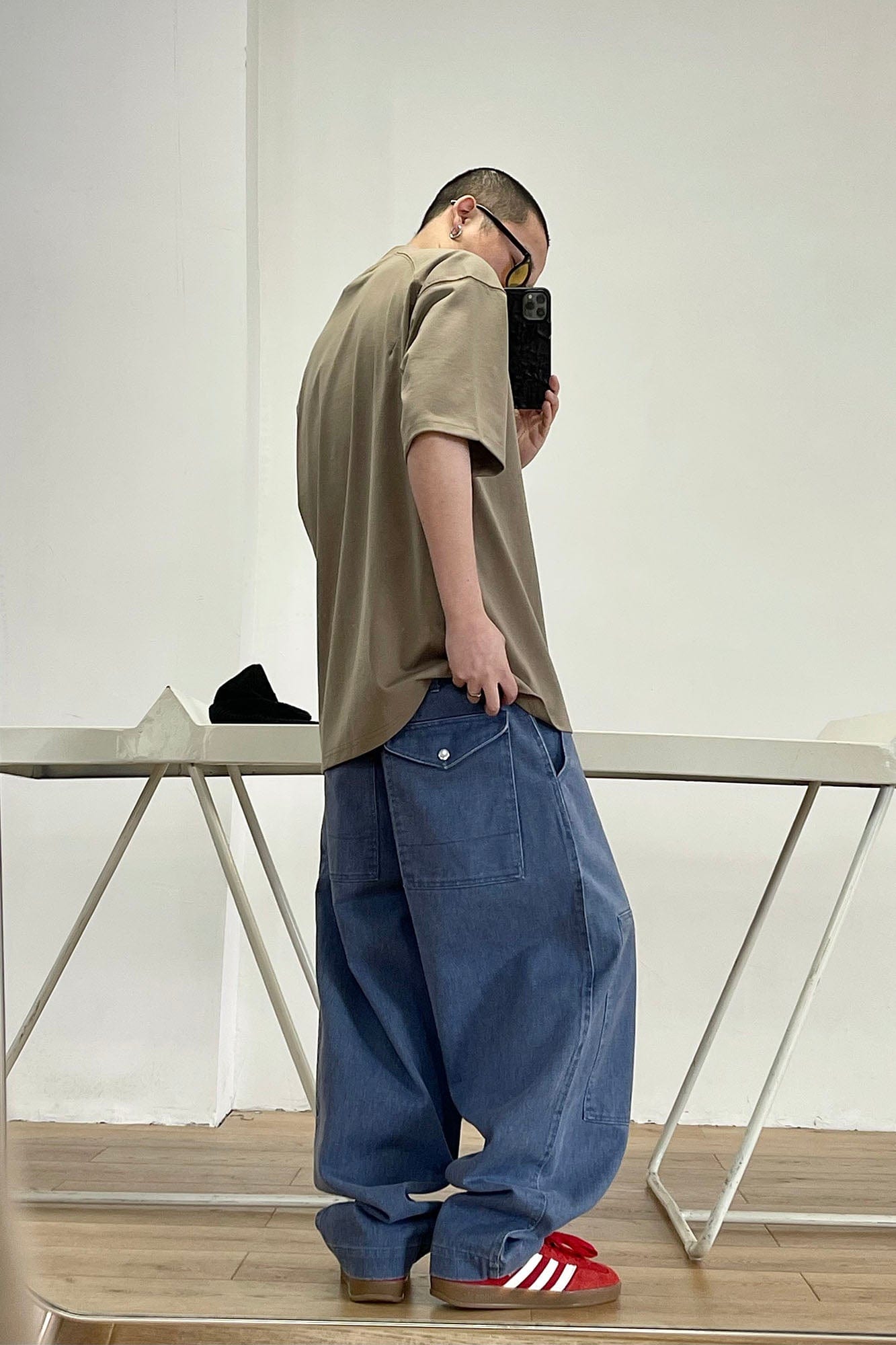 ME DA IGUAL Asymmetrical Snap Wide-Leg Cargo Jeans, premium urban and streetwear designers apparel on PROJECTISR.com, ME DA IGUAL