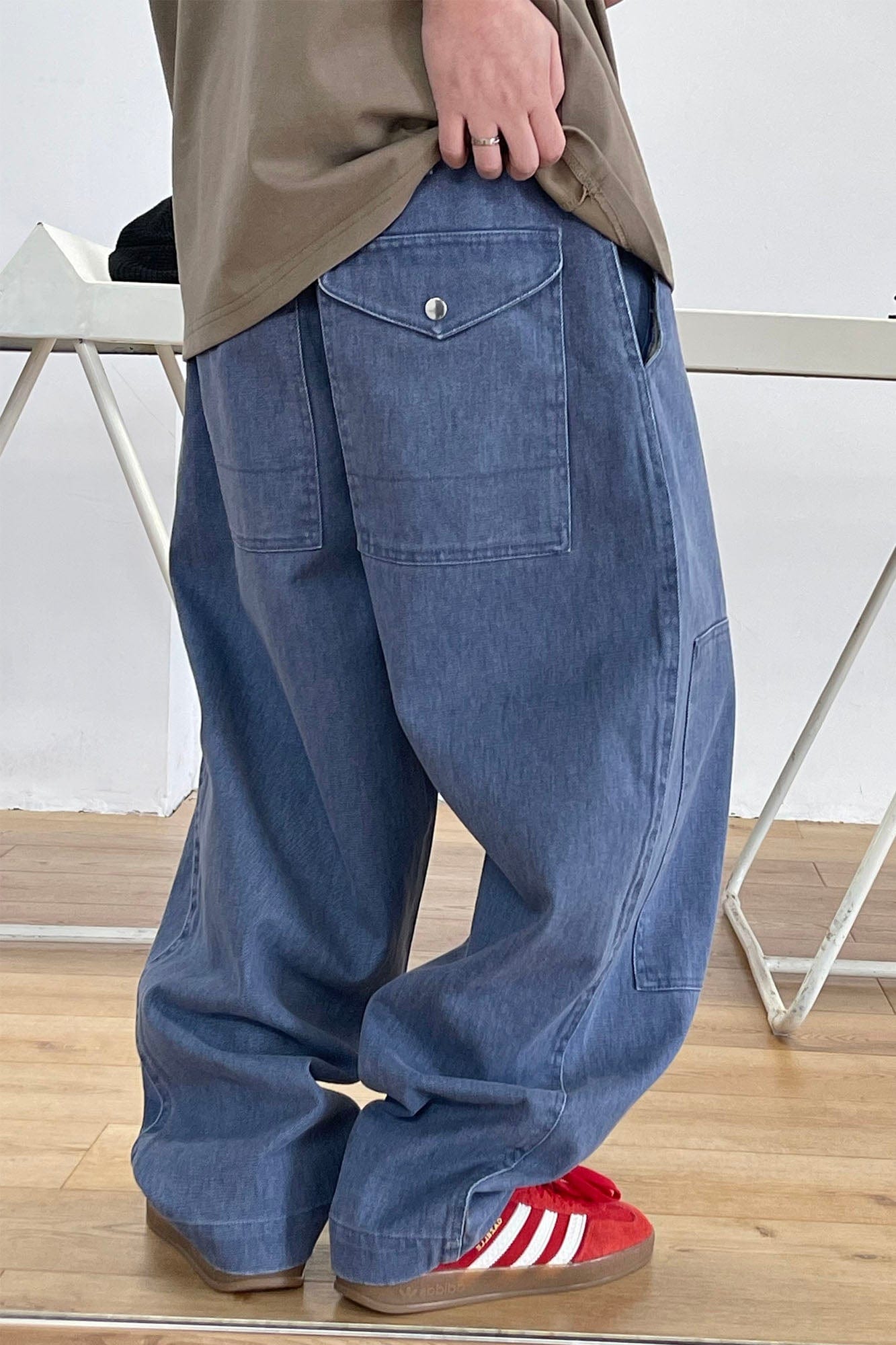 ME DA IGUAL Asymmetrical Snap Wide-Leg Cargo Jeans, premium urban and streetwear designers apparel on PROJECTISR.com, ME DA IGUAL