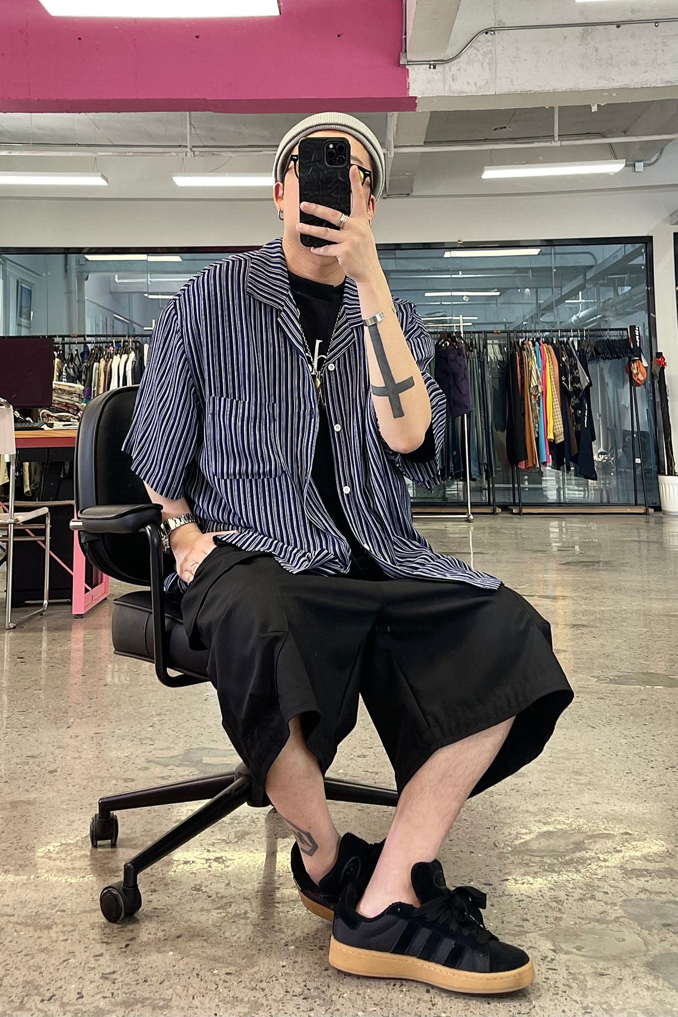 ME DA IGUAL Multi-Pocket Oversized Utility Shorts, premium urban and streetwear designers apparel on PROJECTISR.com, ME DA IGUAL