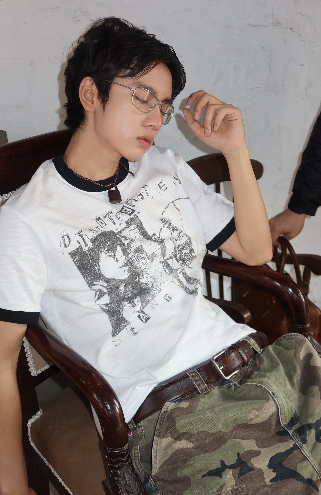 SADSOUP Contrast Trim Retro Graphic Tee