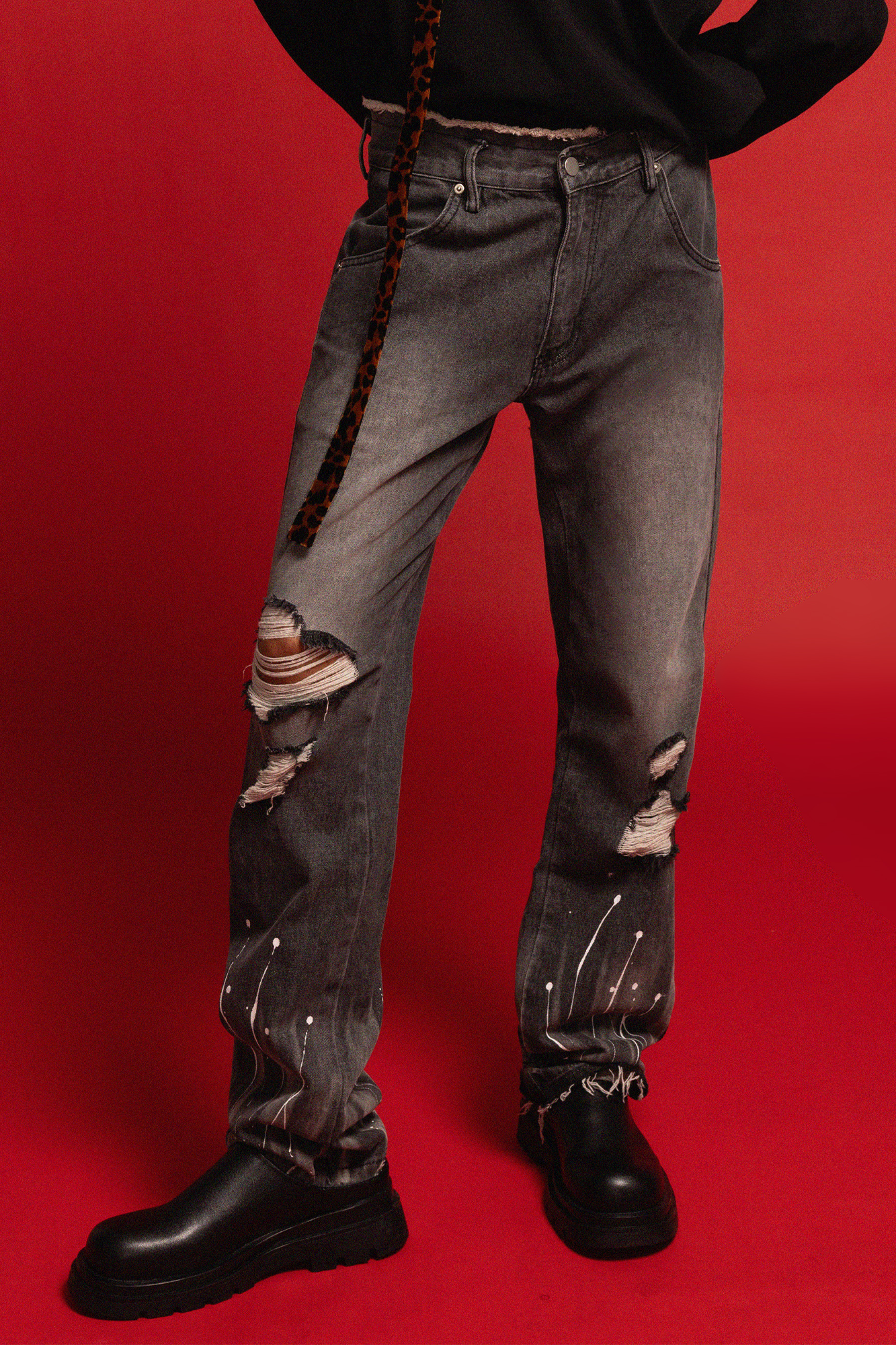 REDH Washed Paint-Splattered Distressed Jeans