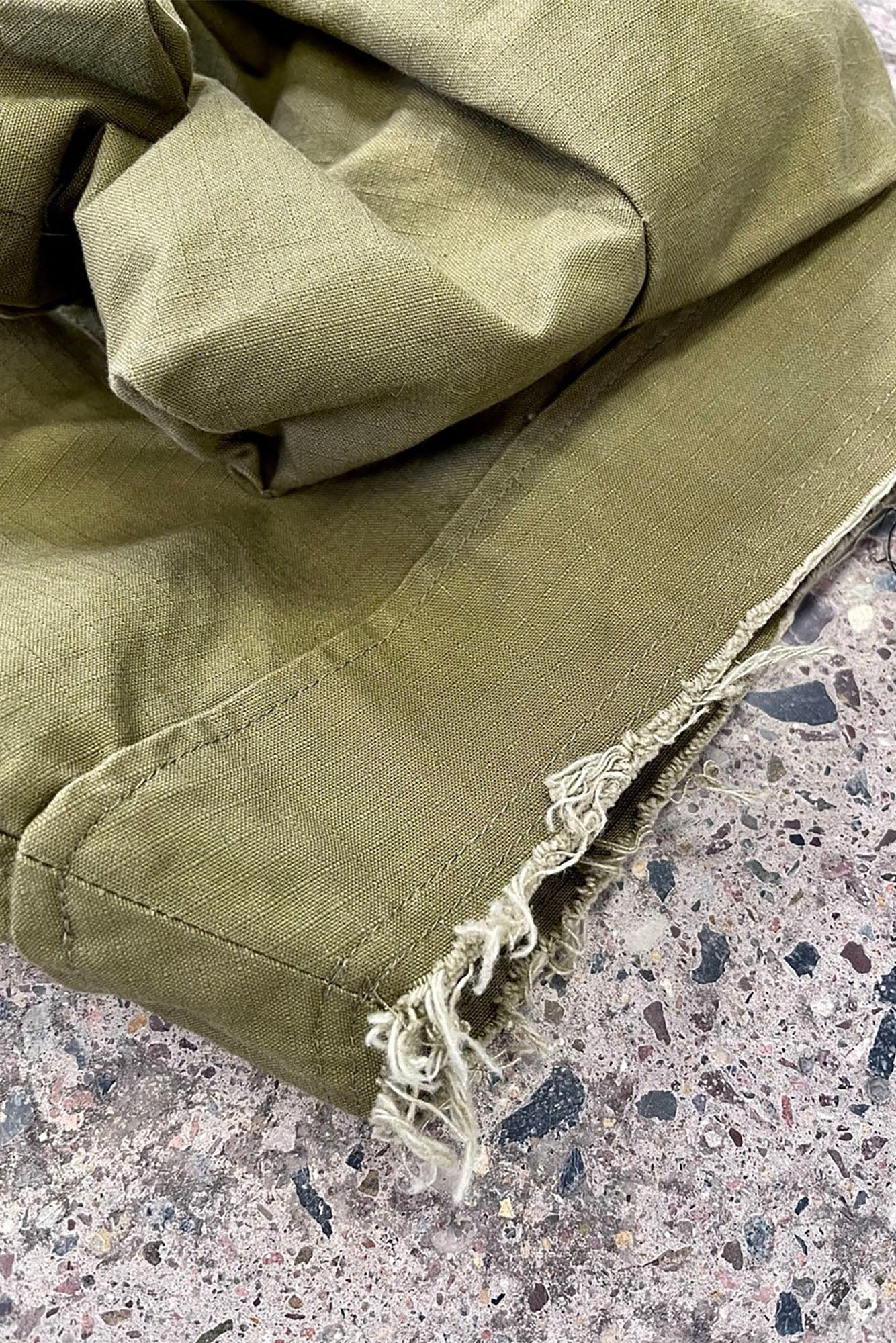 ME DA IGUAL Multi-Pocket Raw Hem Utility Balloon Shorts, premium urban and streetwear designers apparel on PROJECTISR.com, ME DA IGUAL