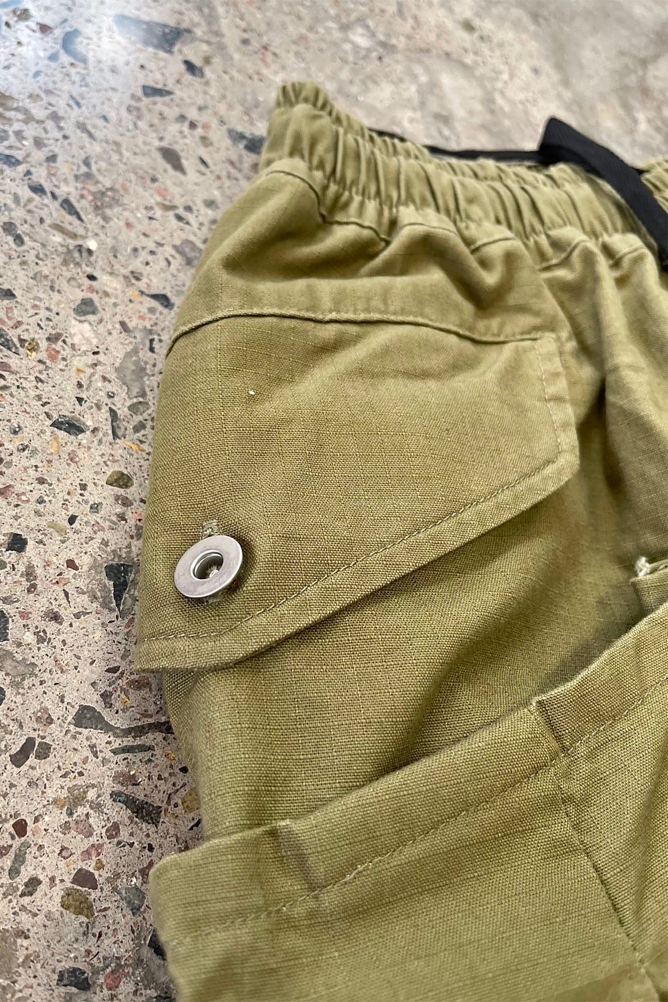 ME DA IGUAL Multi-Pocket Raw Hem Utility Balloon Shorts, premium urban and streetwear designers apparel on PROJECTISR.com, ME DA IGUAL